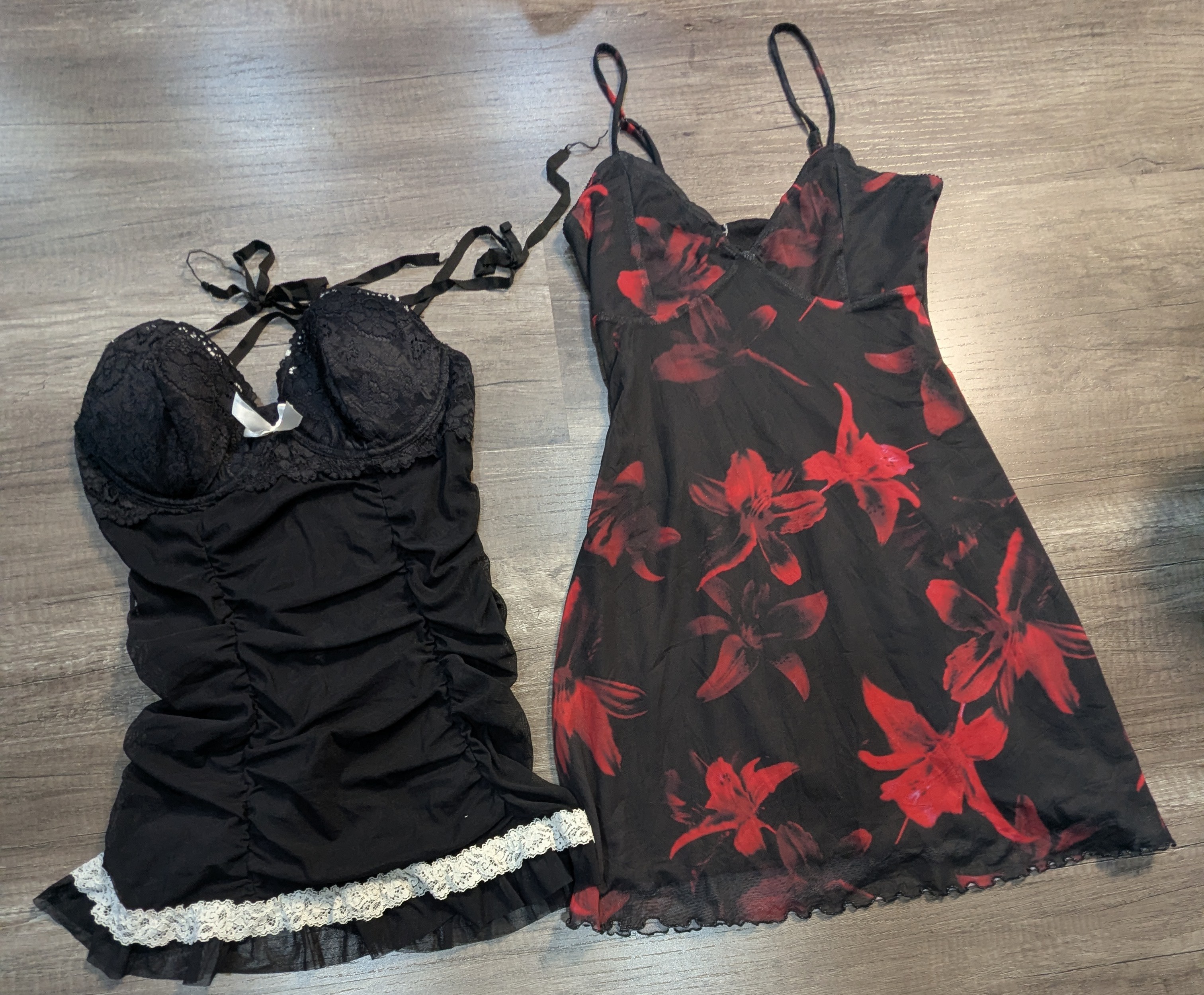 4002 - Magliette in stile Y2K