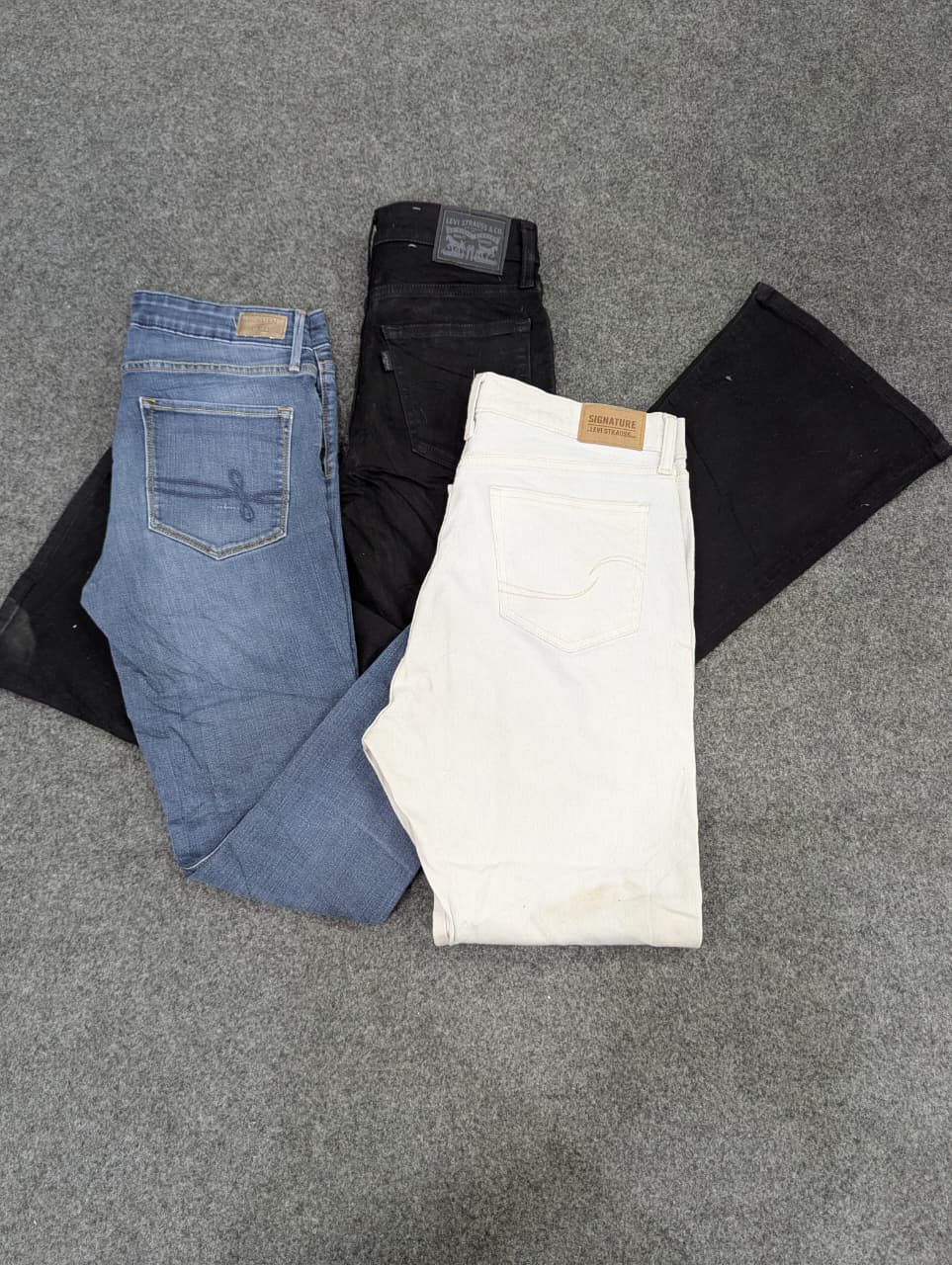 ZV1962 Ladies Levi’s Jeans