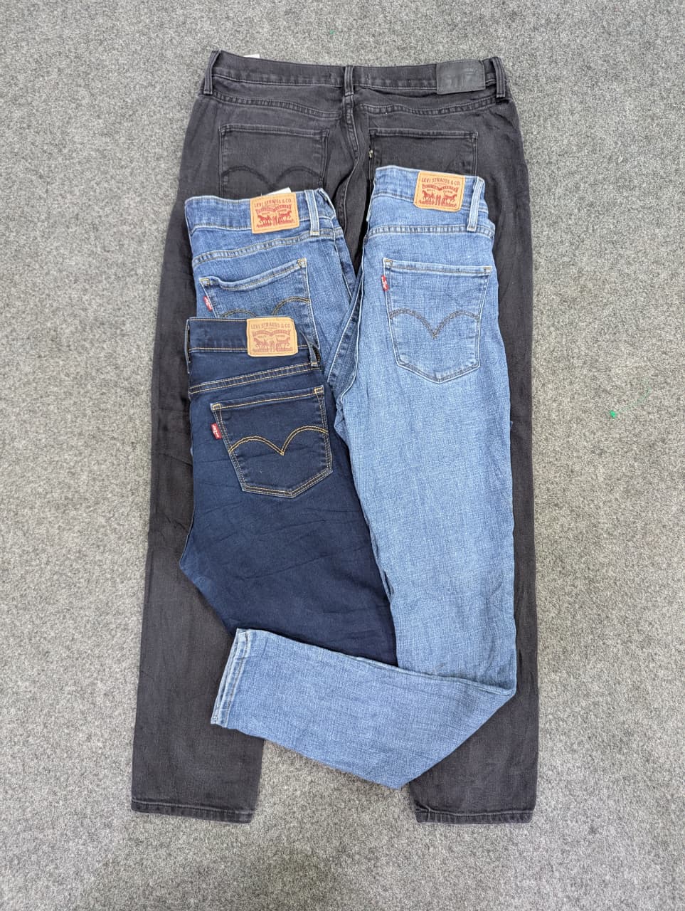 ZV1967 Ladies Levi’s Jeans