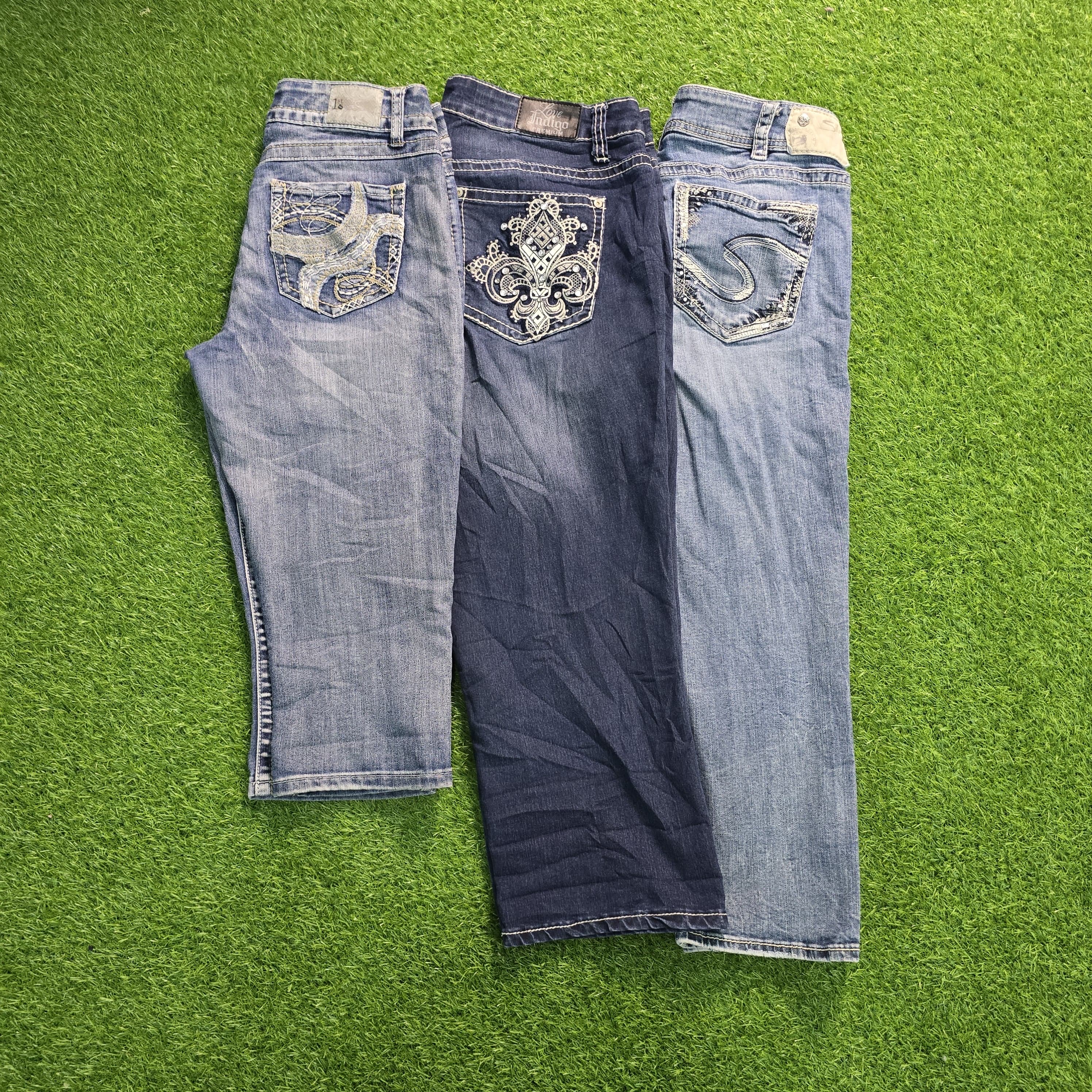 AV-1080 Y2K Style Capri