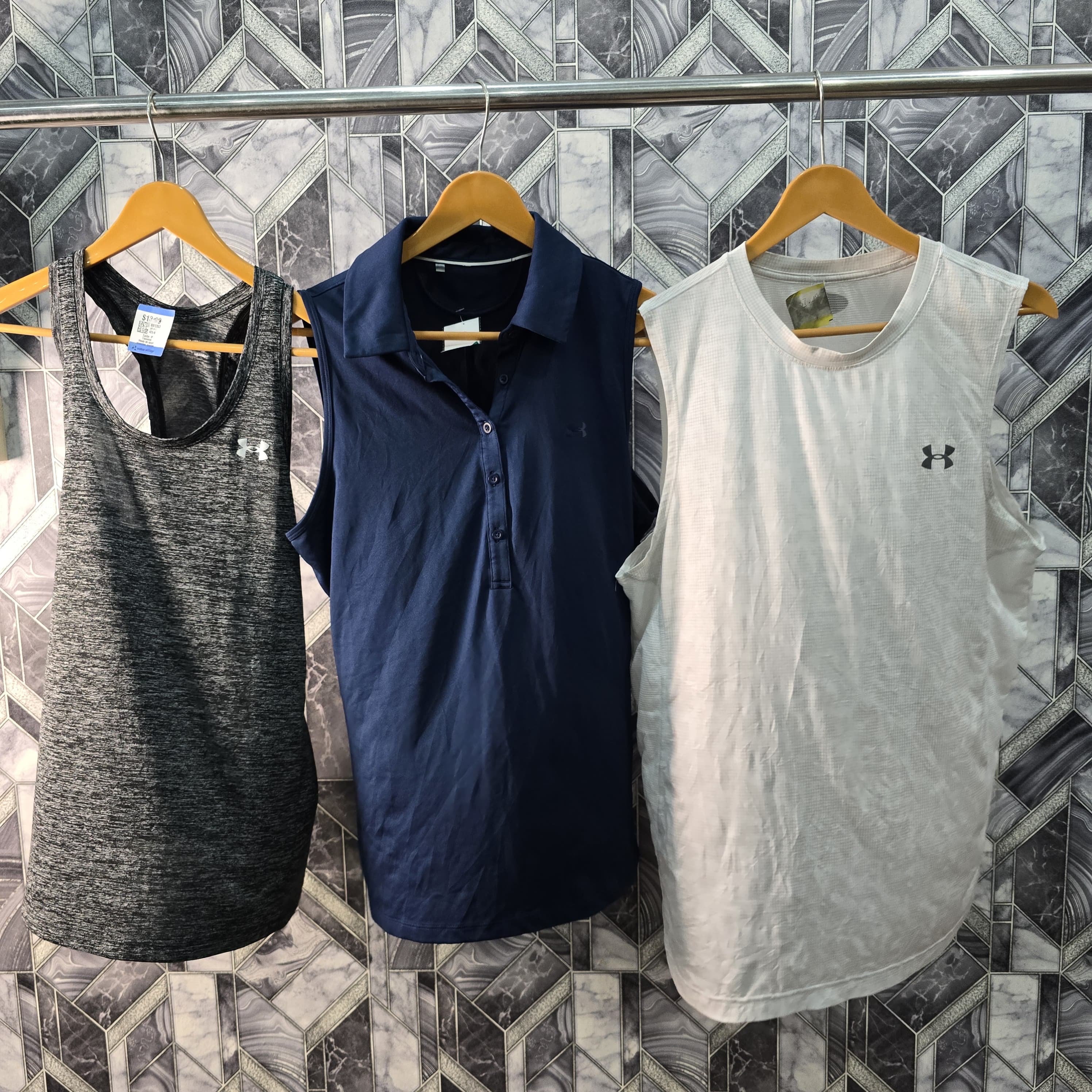 AV-1081 Under Armour Tank Tops