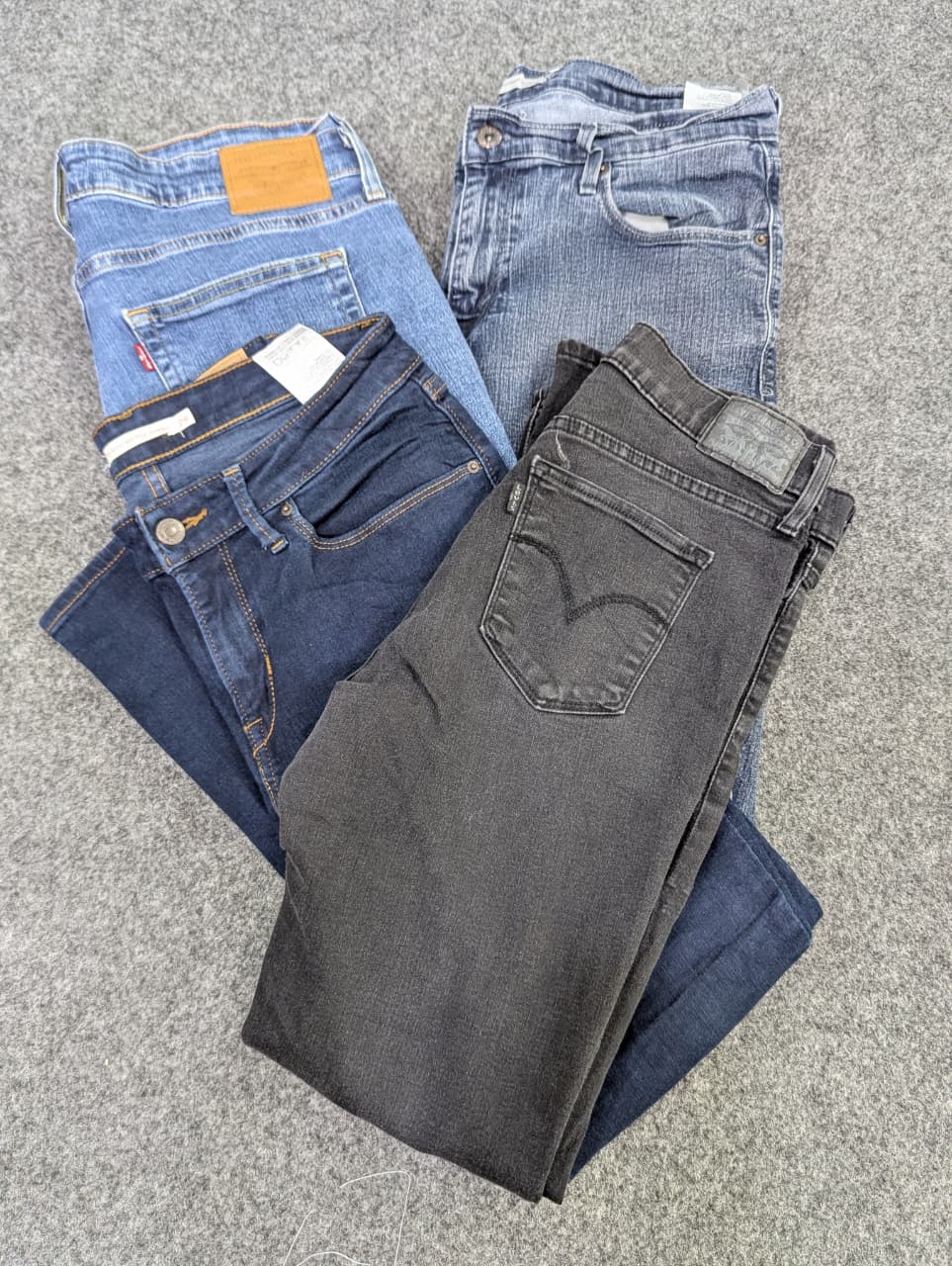 ZV1973 Ladies Levi’s Jeans