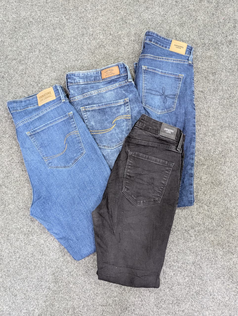 ZV1968 Ladies Levi’s Jeans