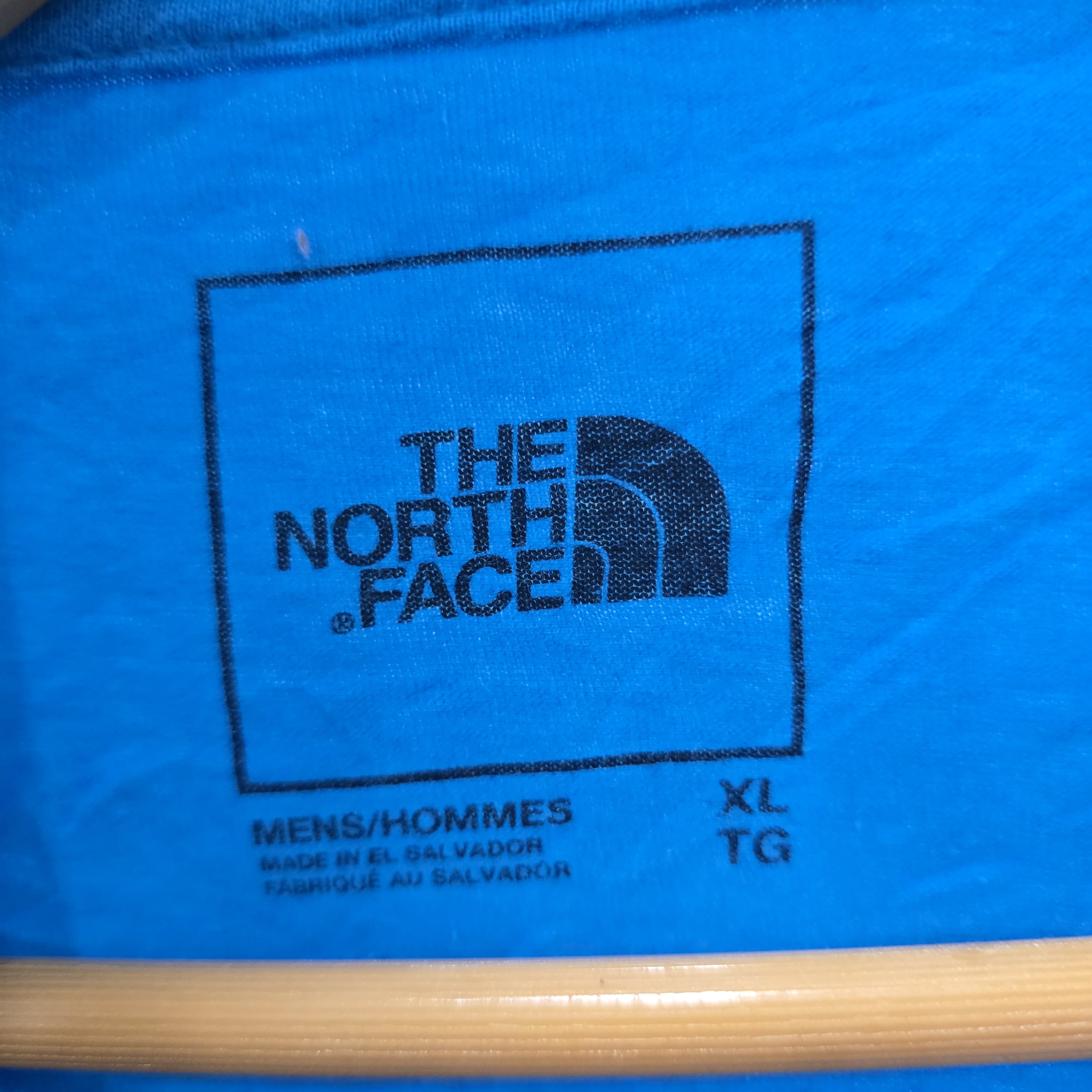 AV-1085 The North Face T-Shirts s/s & l/s