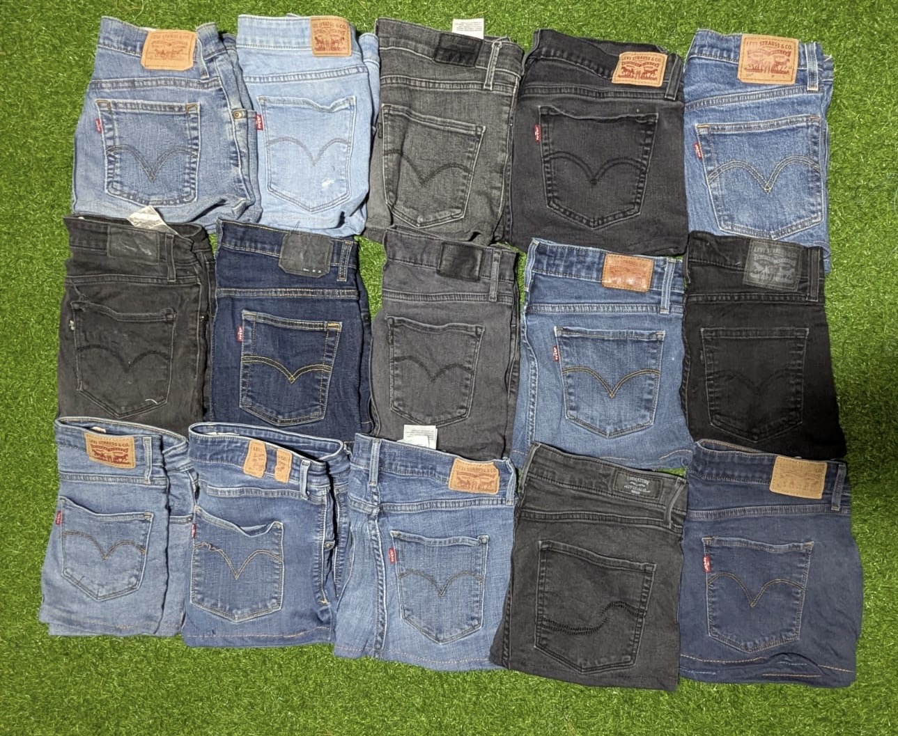 LEVI’S MINI SKIRTS (C 012)