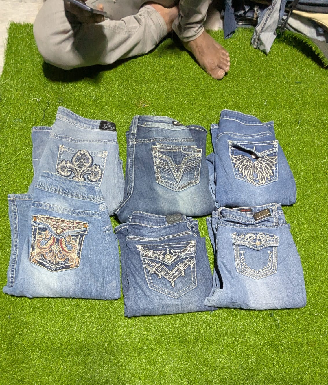 VIGOSS AND OTHER BRAND JEANS (MR242)