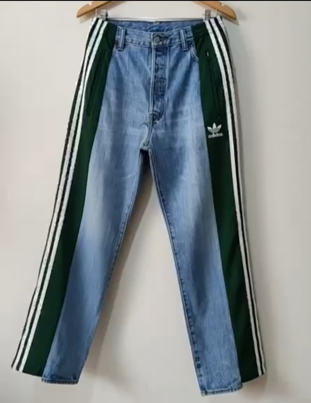 Riutilizza i pantaloni Adidas