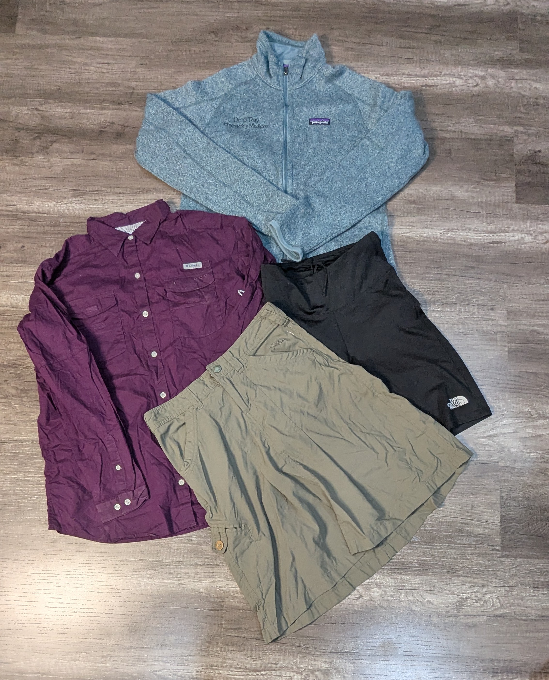 4071 - The North Face, Patagonia, Columbia T-Shirt..