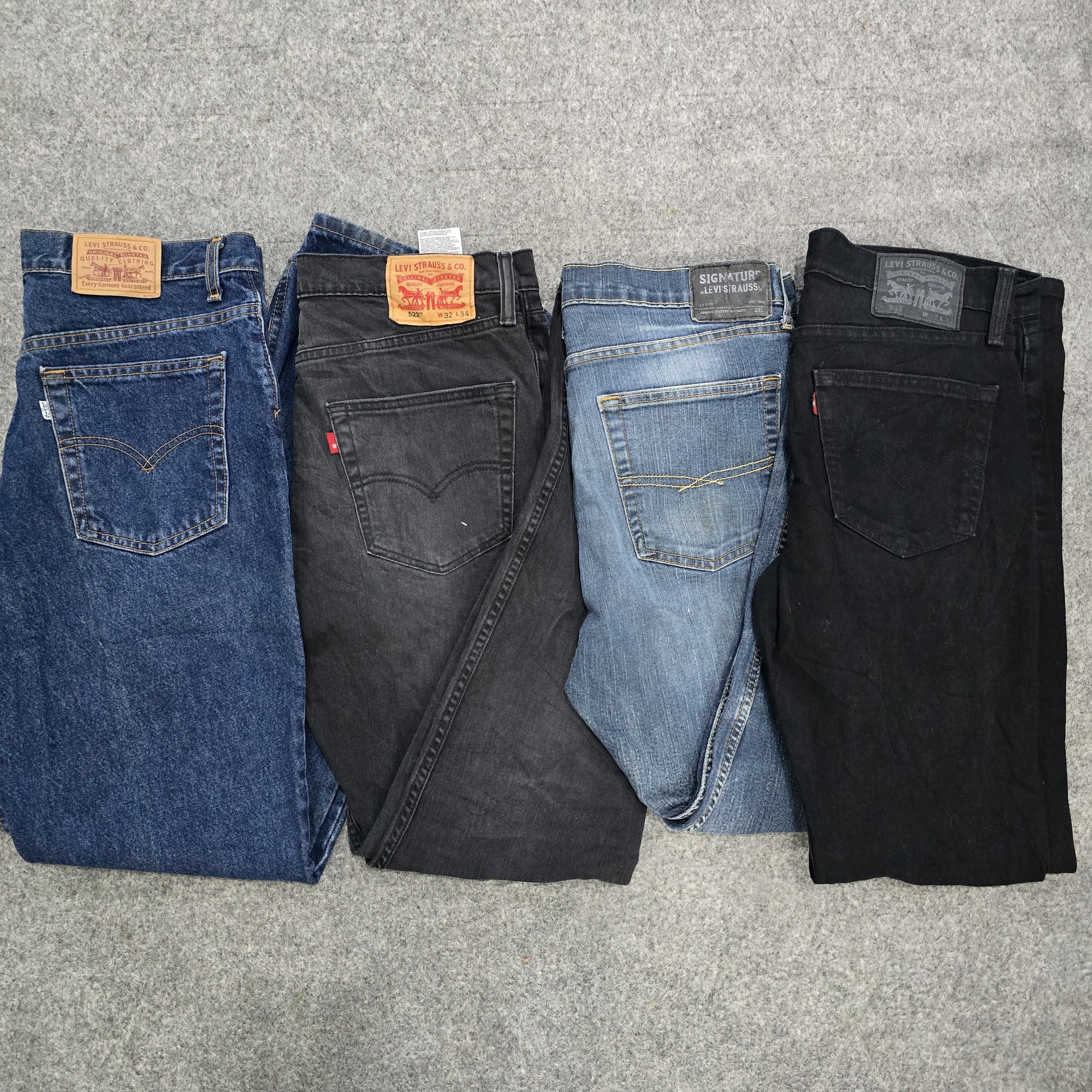 AV-1100 Levi’s Jeans