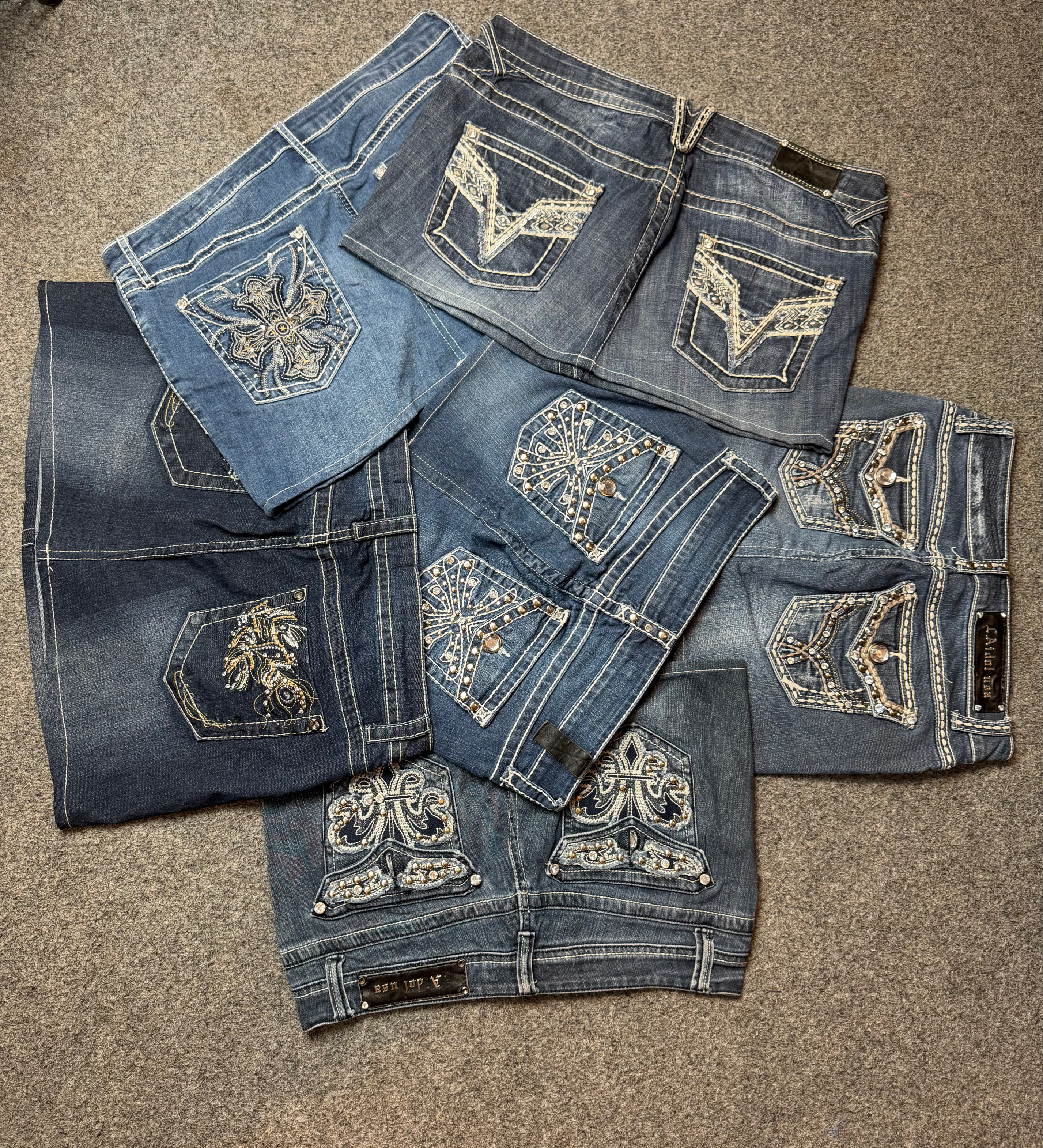 Jupe mini en denim brodée Y2K