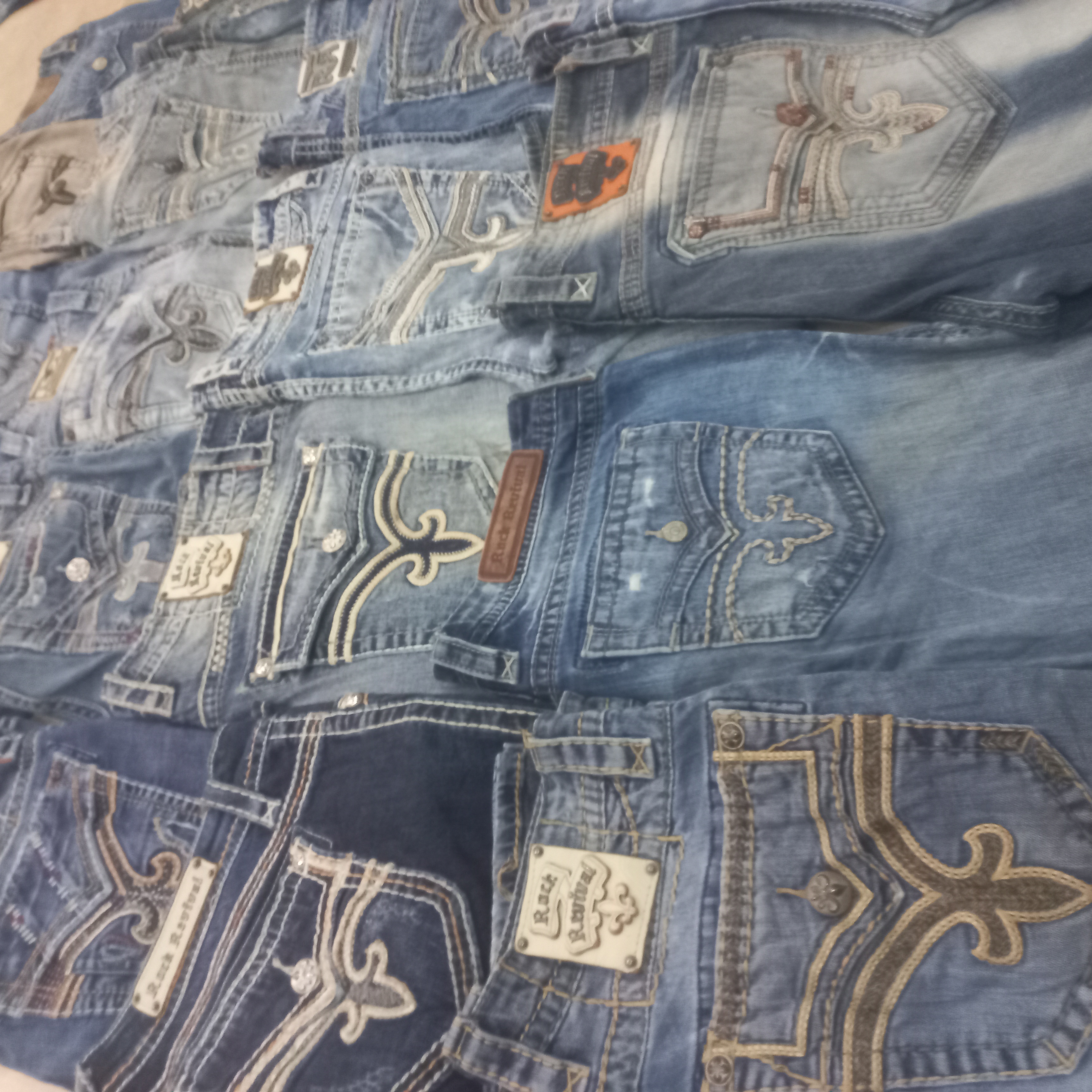 Men American Rock Revival 23 units