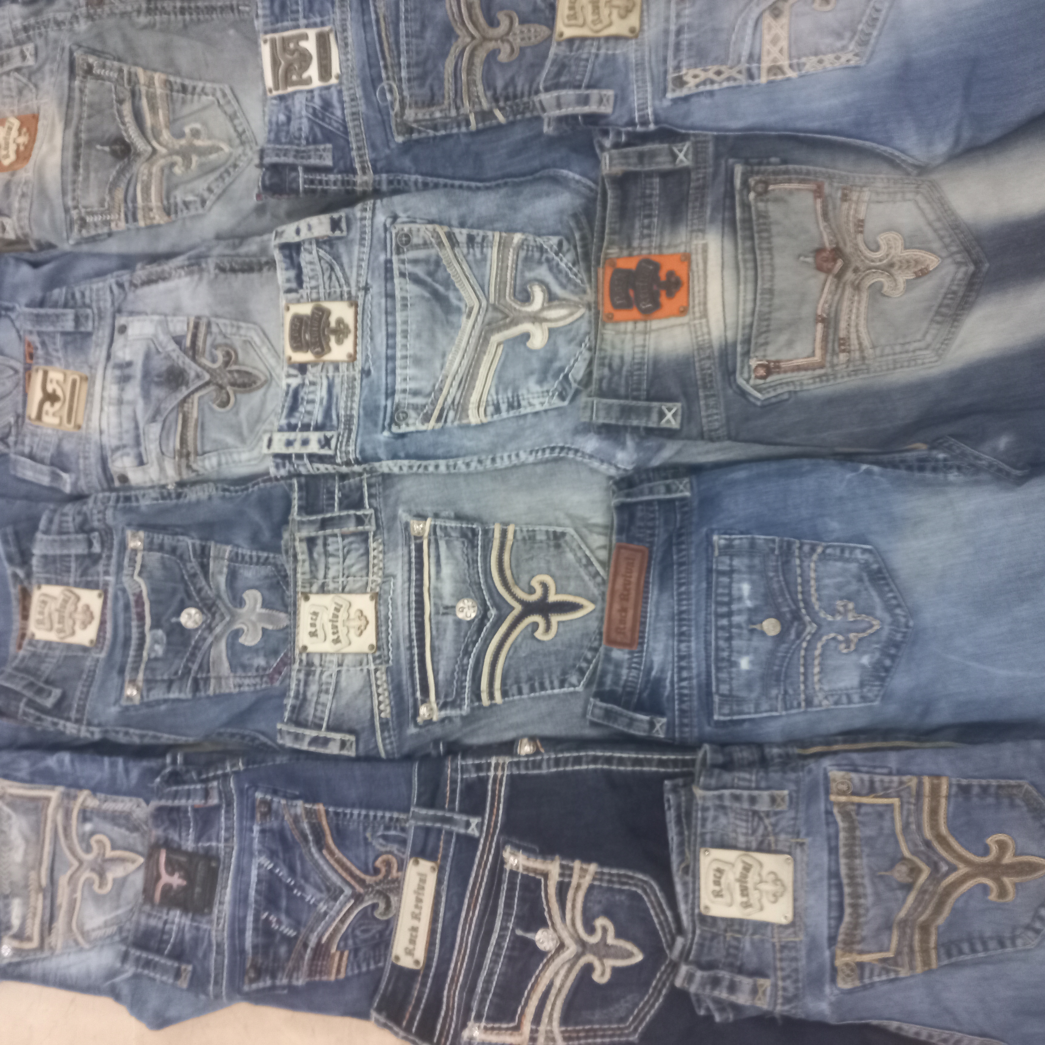 Men American Rock Revival 23 units