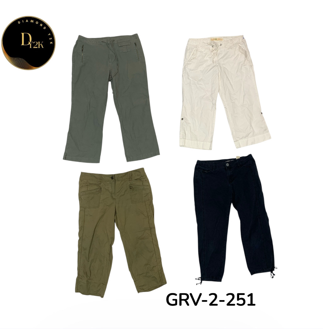 Y2K Inspired Cargo Capri – Vintage Aesthetic Look ..