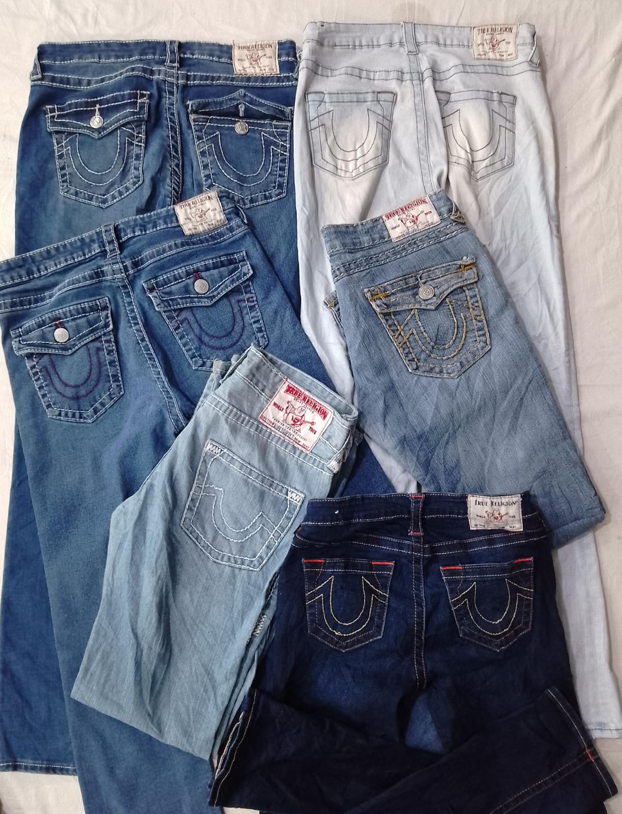 CR6870 True Religion Flare & Straight Jeans