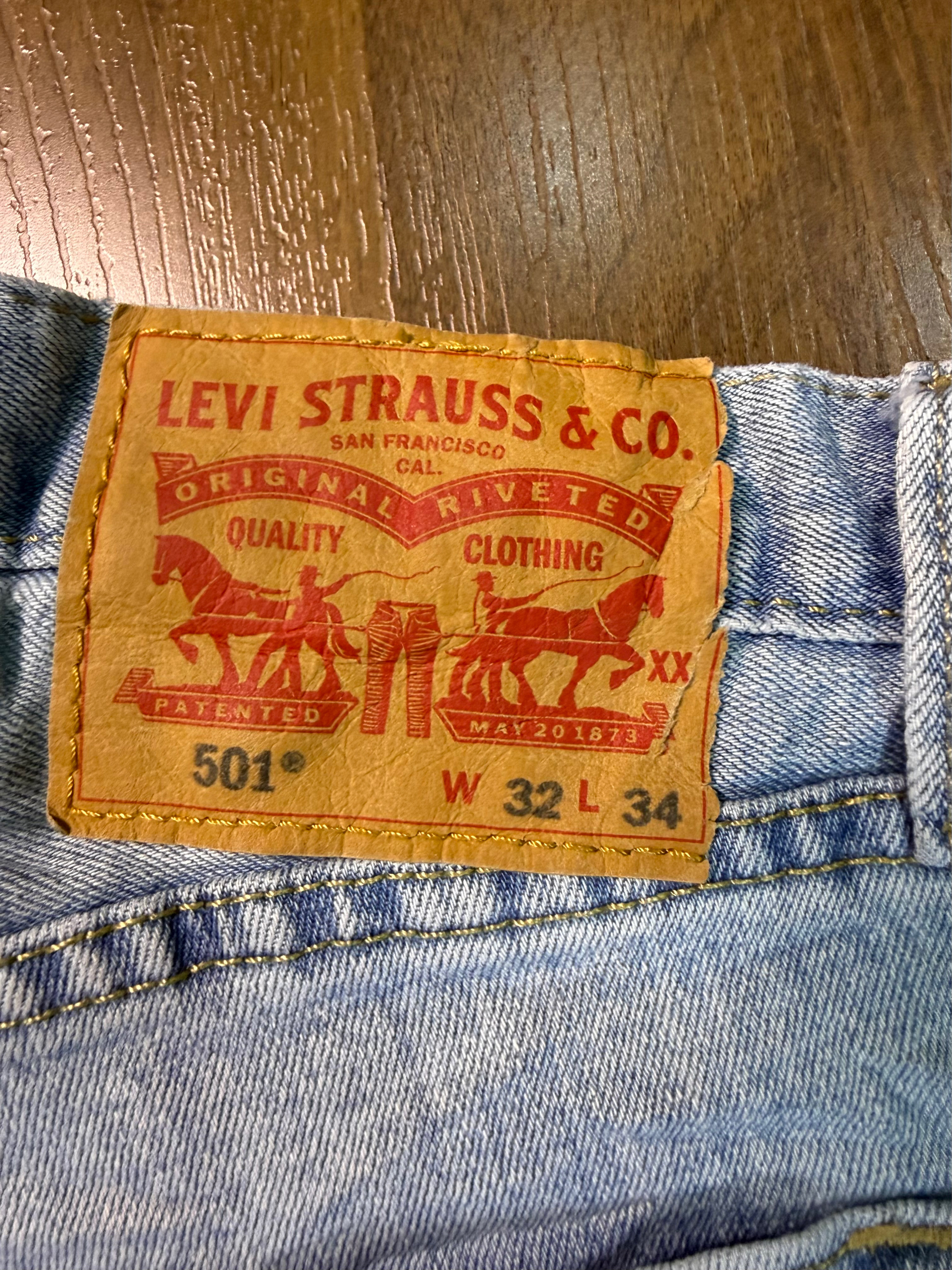 AVG-0295 Levi’s 501 Jeans