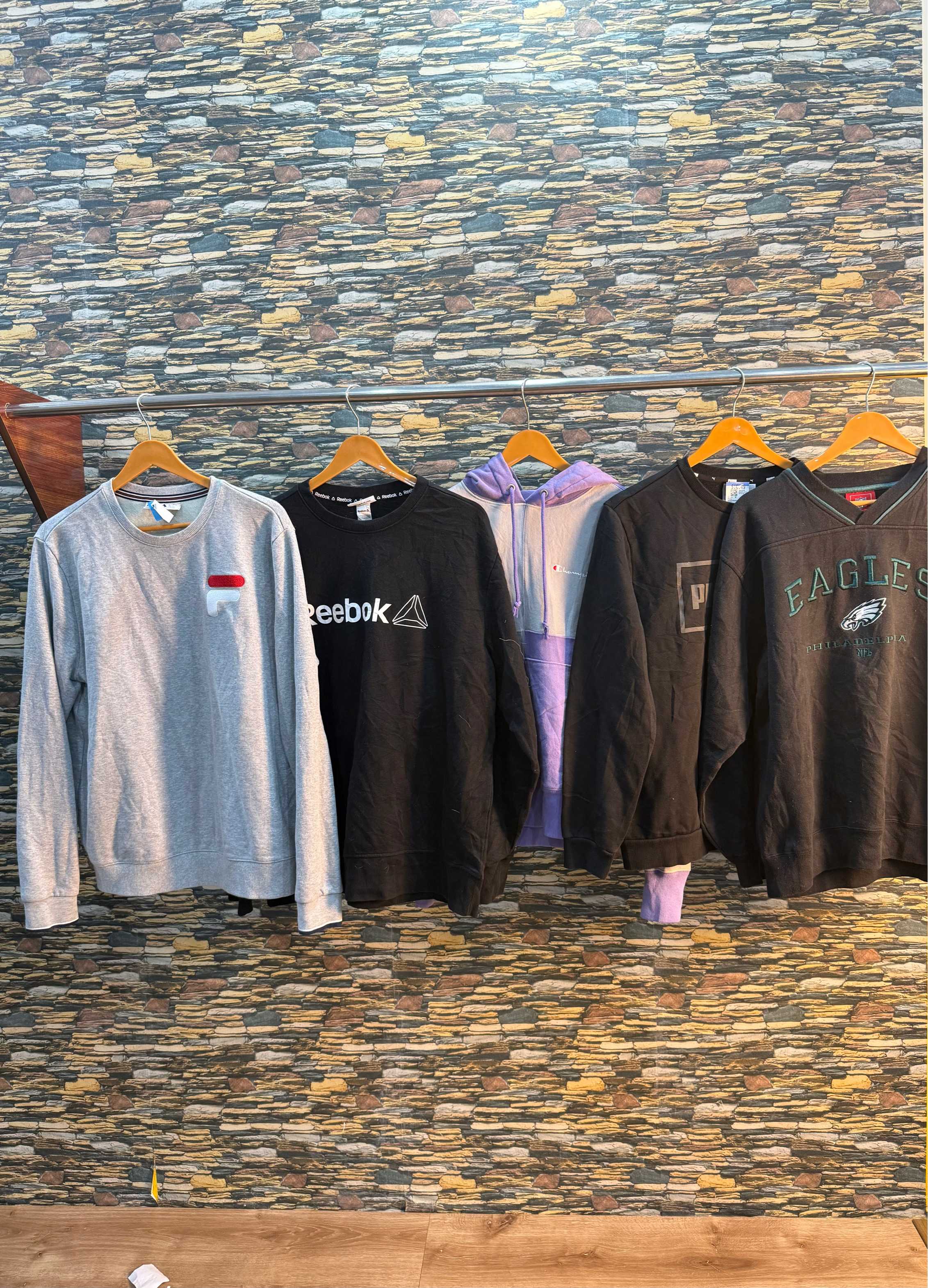 AVG-0306 Mix Branded Sweatshirts & Hoodies