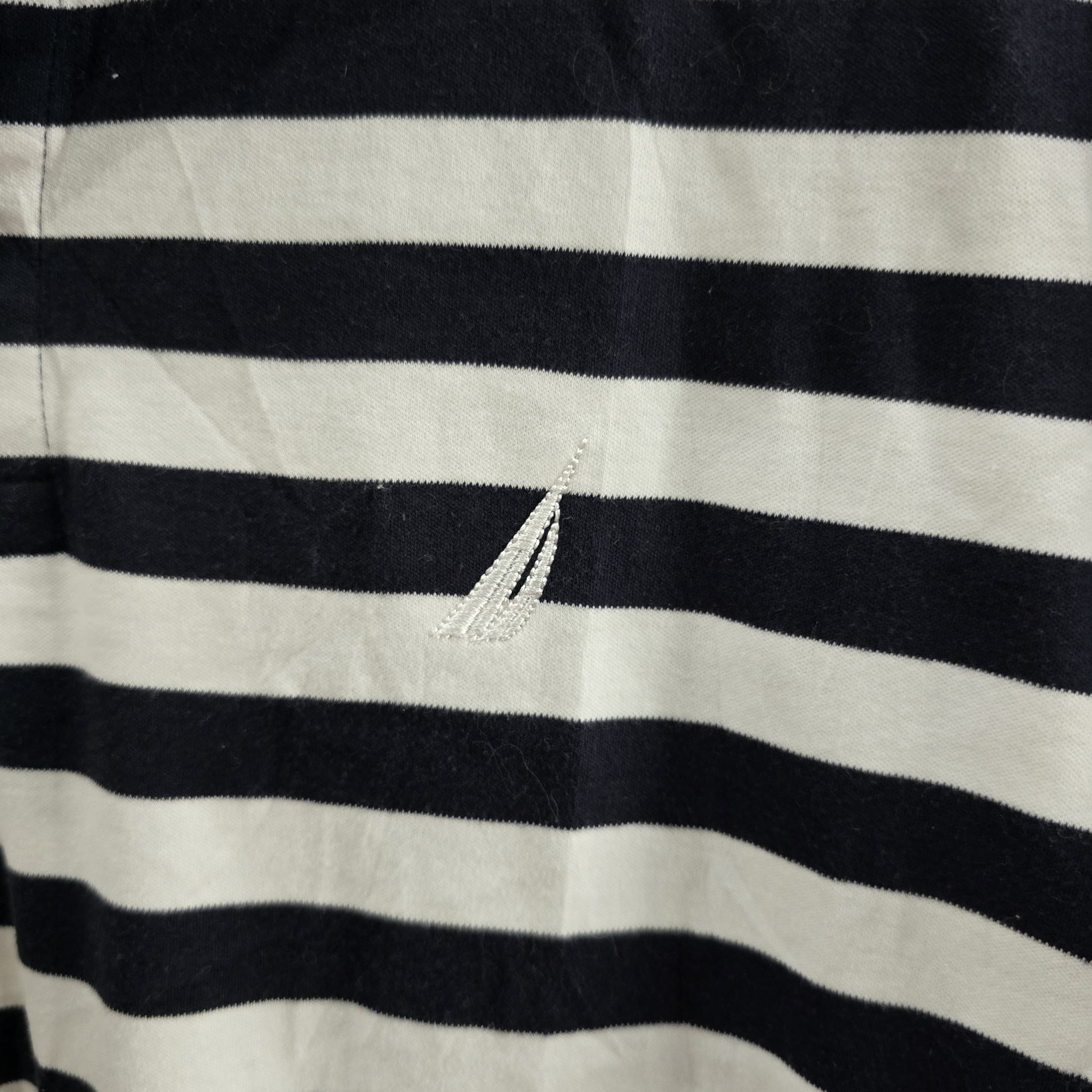 AV-1125 Nautica T-Shirts