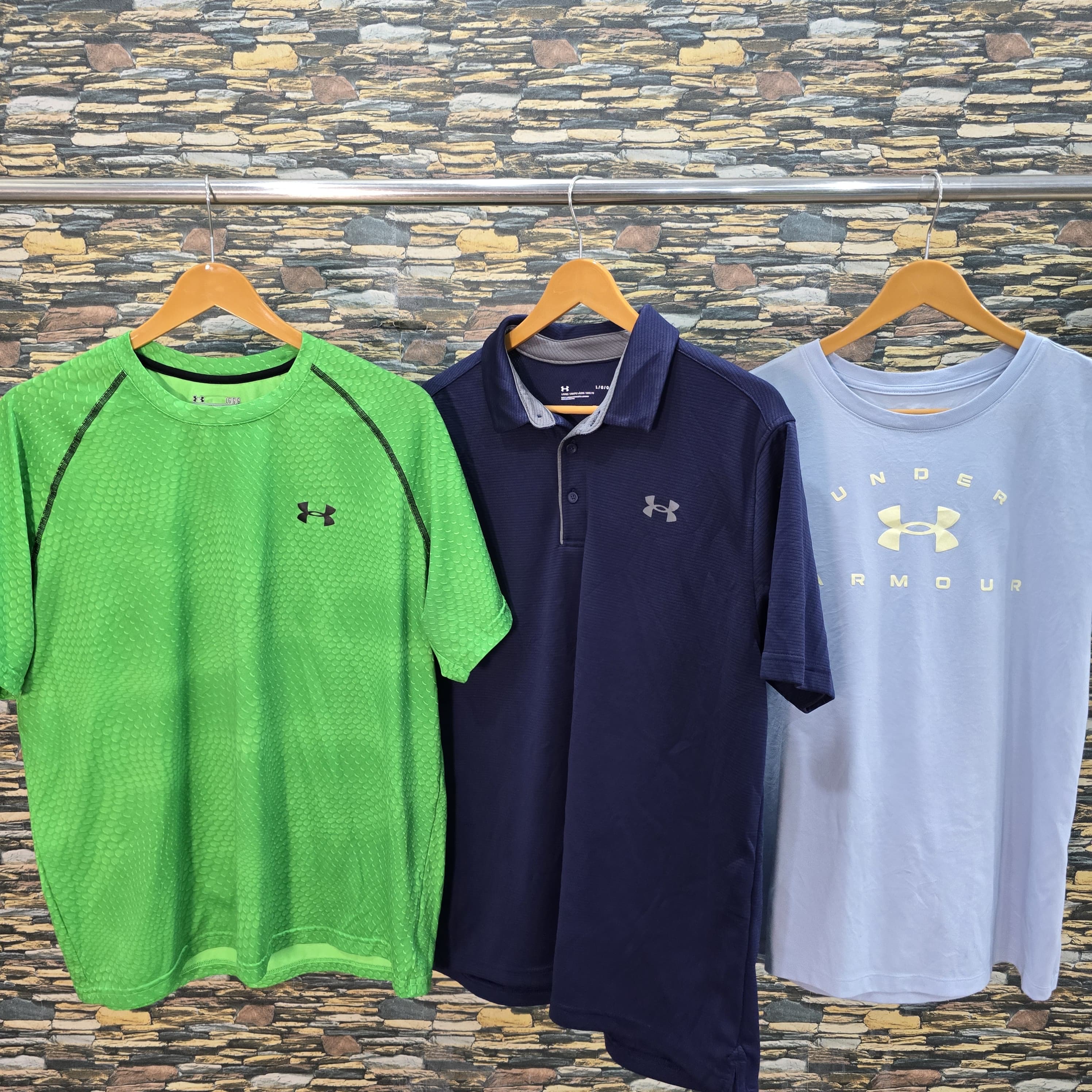 AV-1126 Under Armour T-shirts s/s