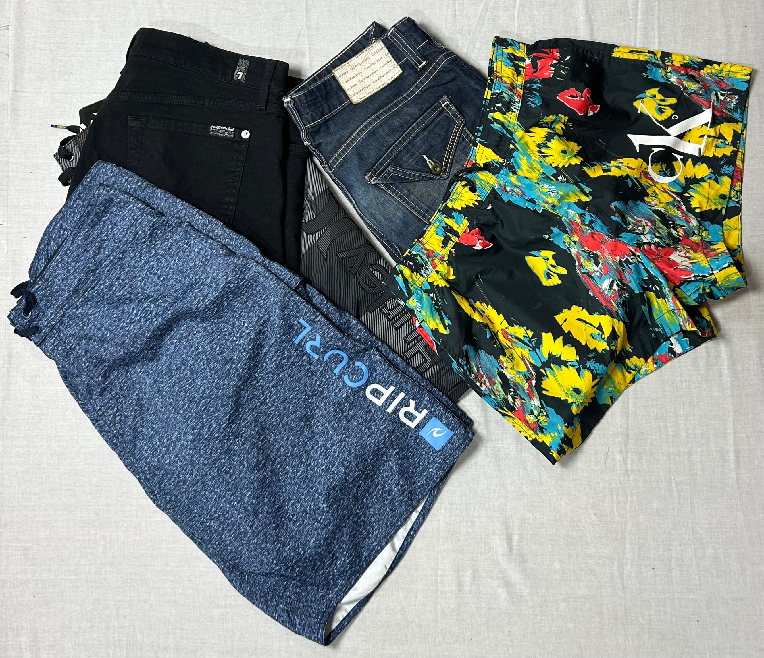 Calvin Klein & Bilabong short WR_01127