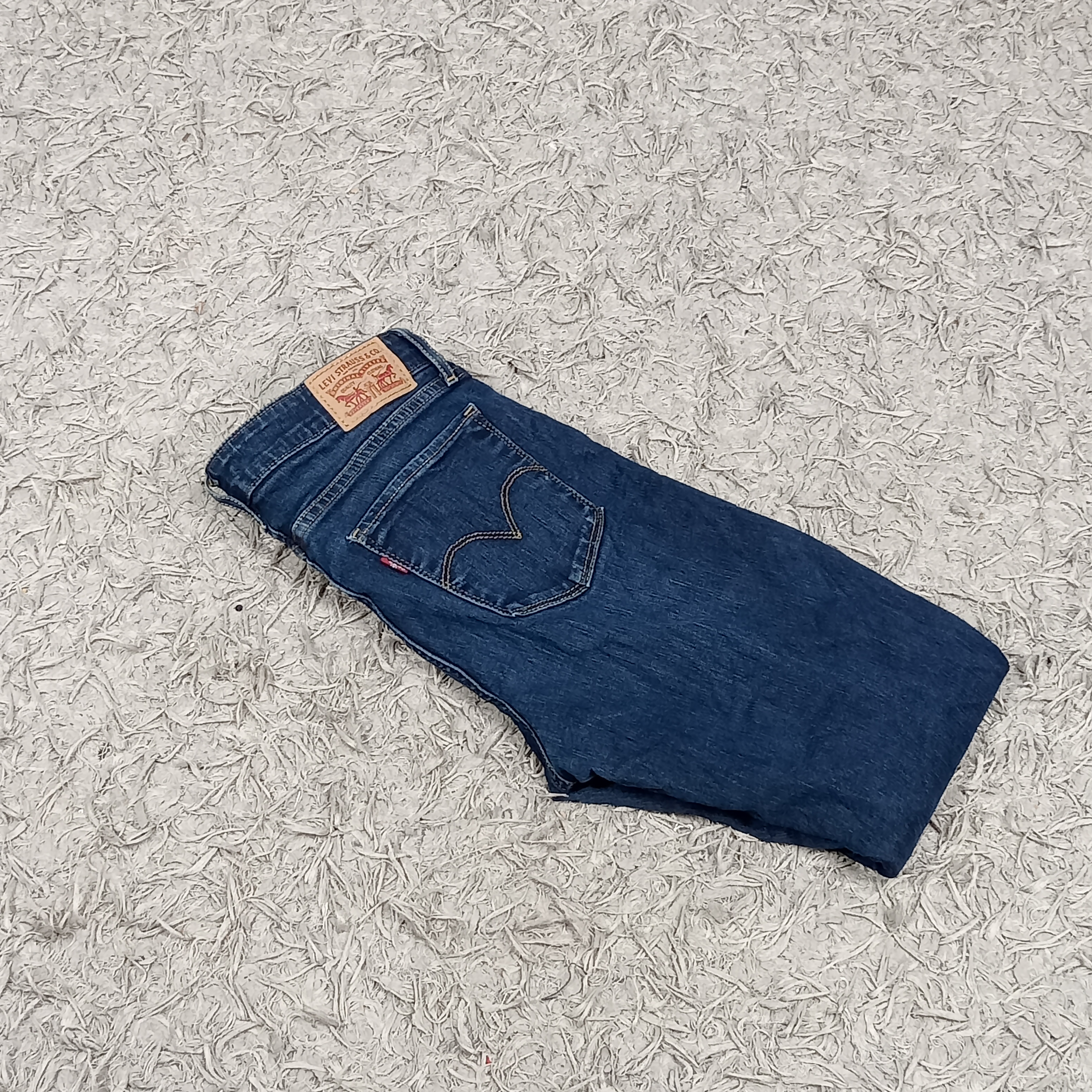 LEVI'S WOMAN'S DENIM JEANS - BUNDLE 29