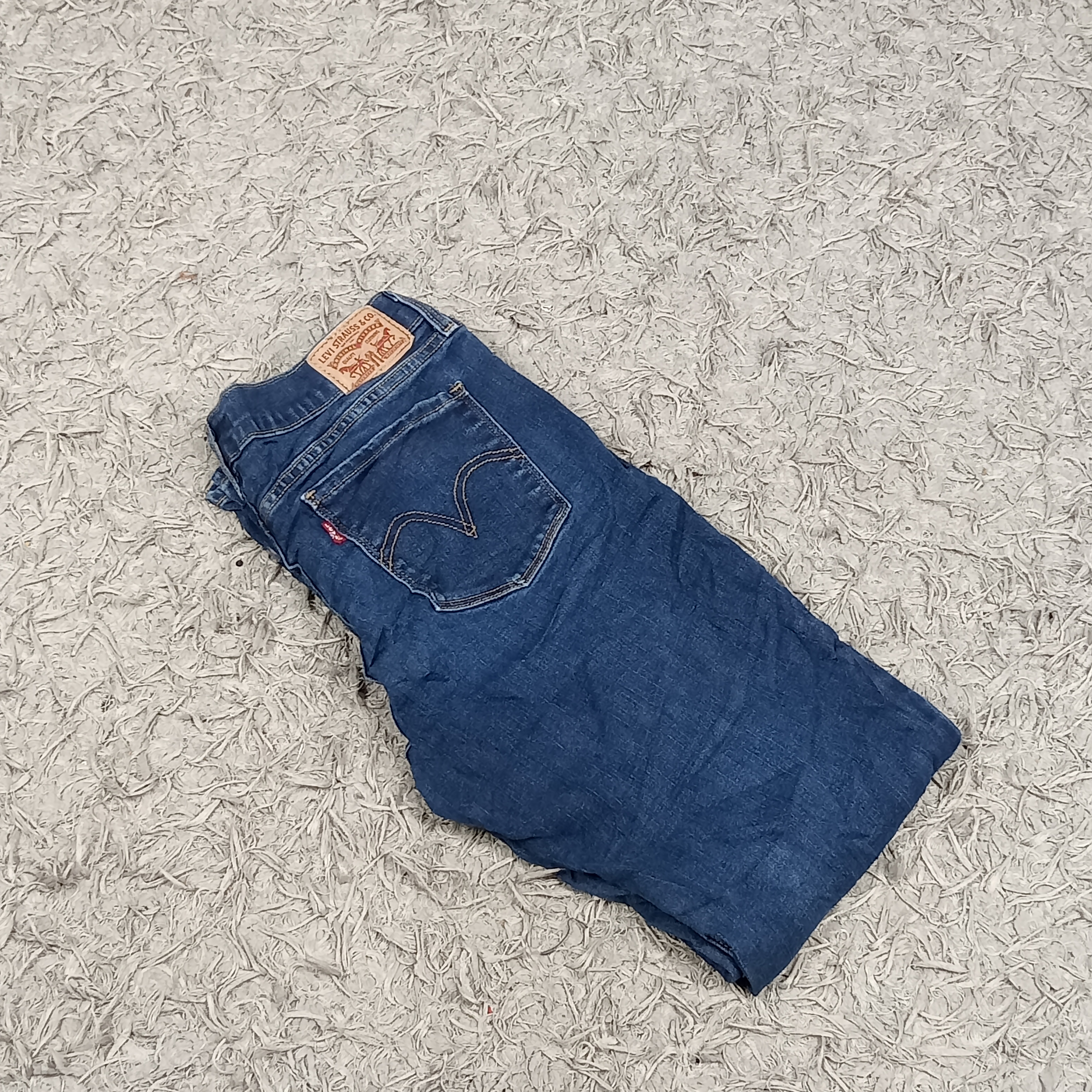 LEVI'S WOMAN'S DENIM JEANS - BUNDLE 31