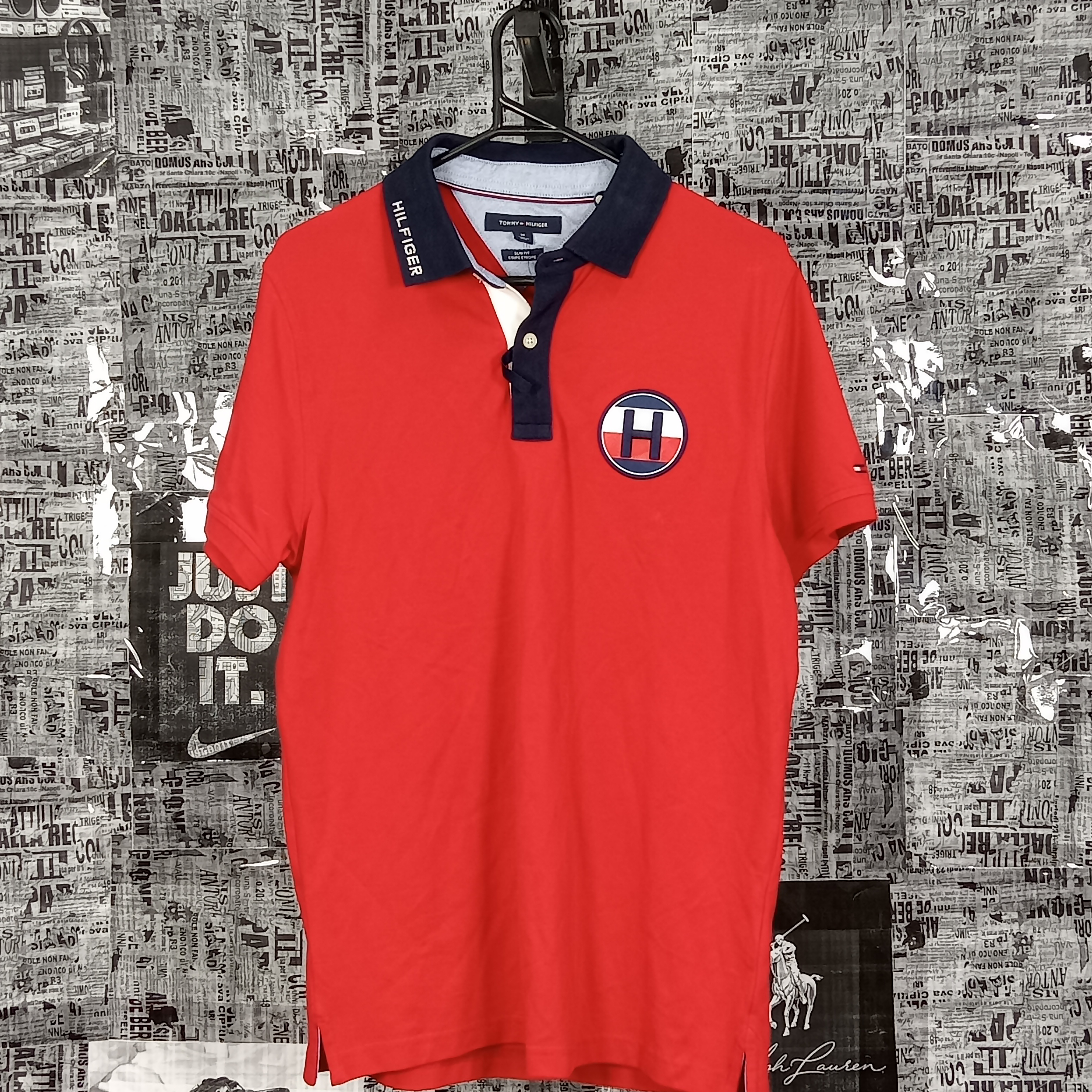 TOMMY HILFIGER POLO SHIRTS & CREW NECK T-SHIRT BUN..