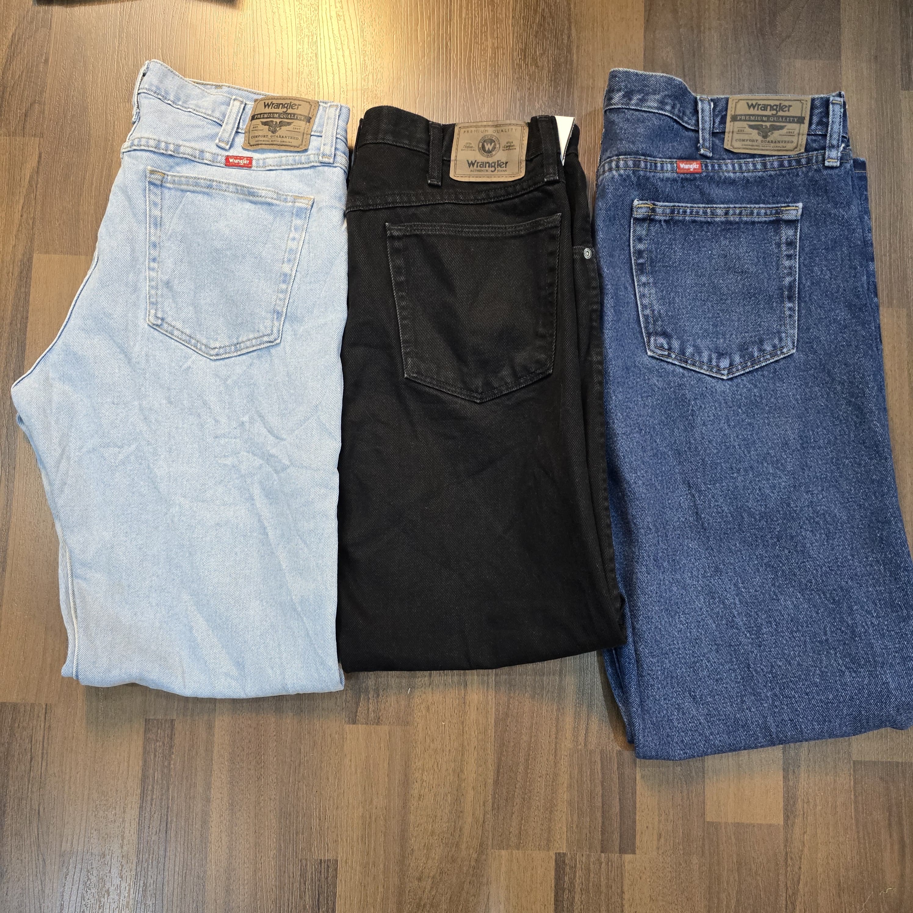 AV-1156 Wrangler Jeans