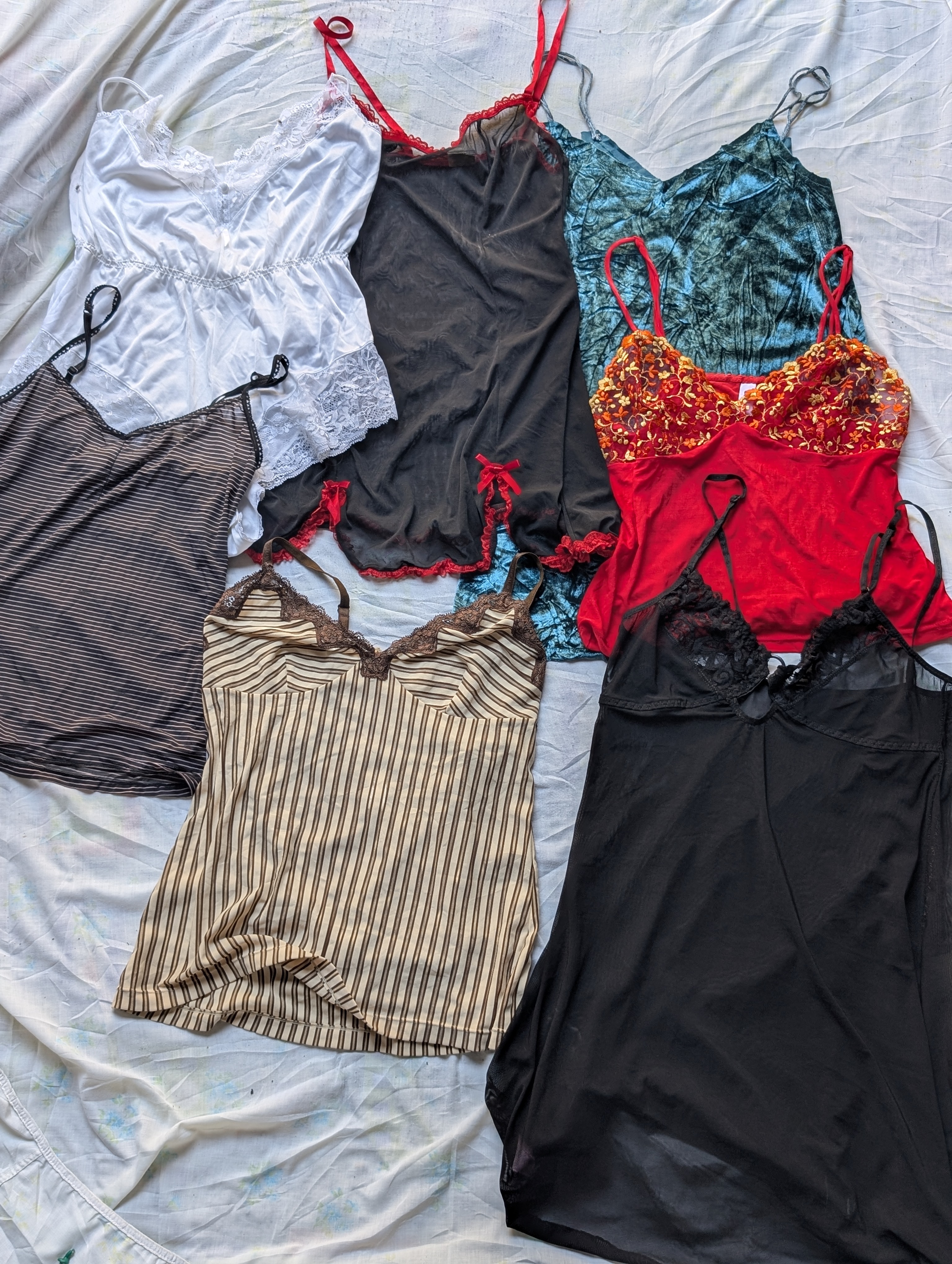 Y2K Camisole Tops – 30 Pieces | Mix Sizes, Designs..