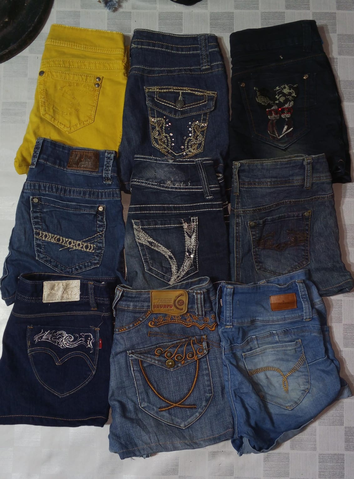 LEVI'S SILVER, AND OTHER MIX BRANDS MINI SHORTS (M..