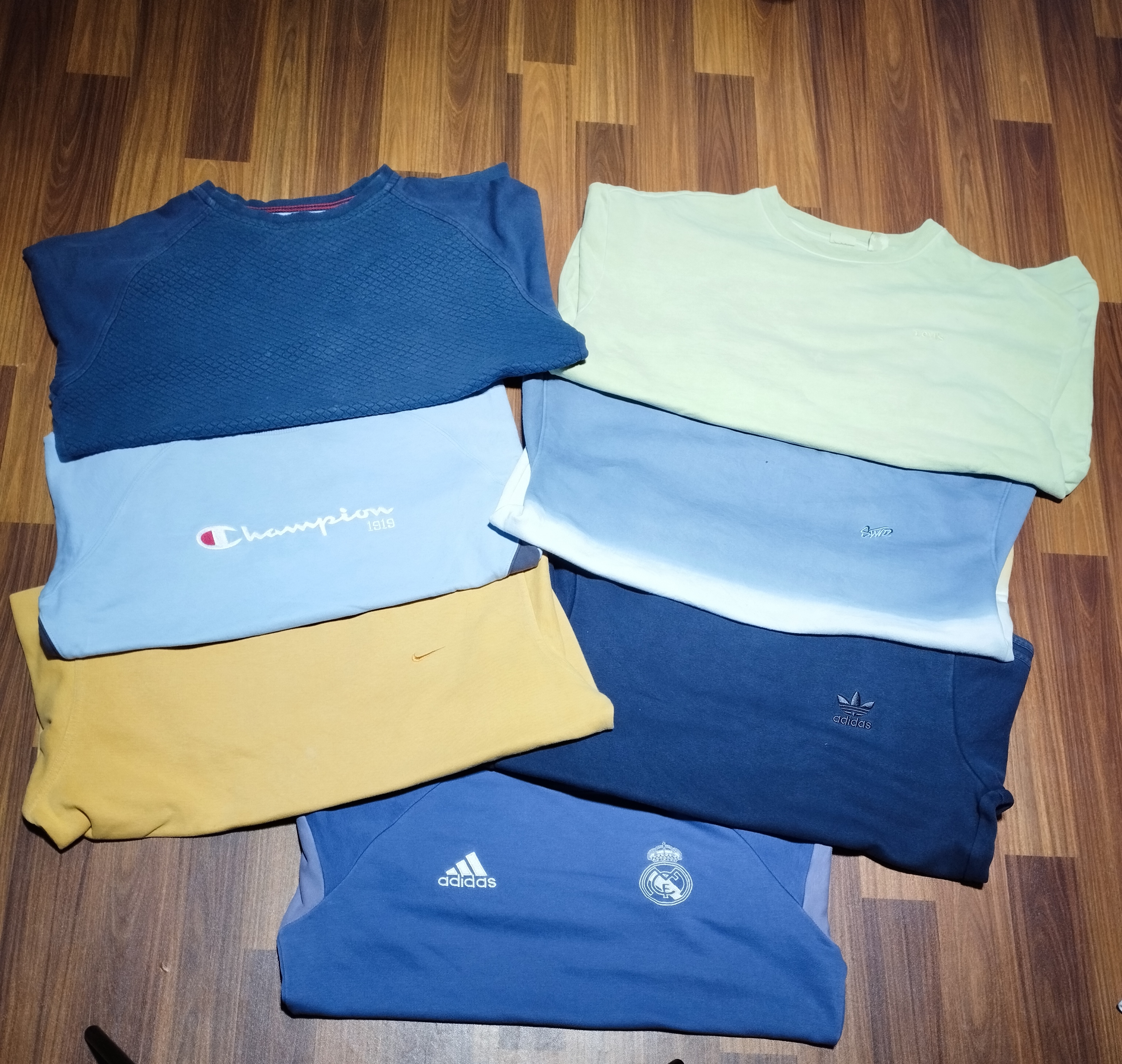 Pulls ras du cou de marque