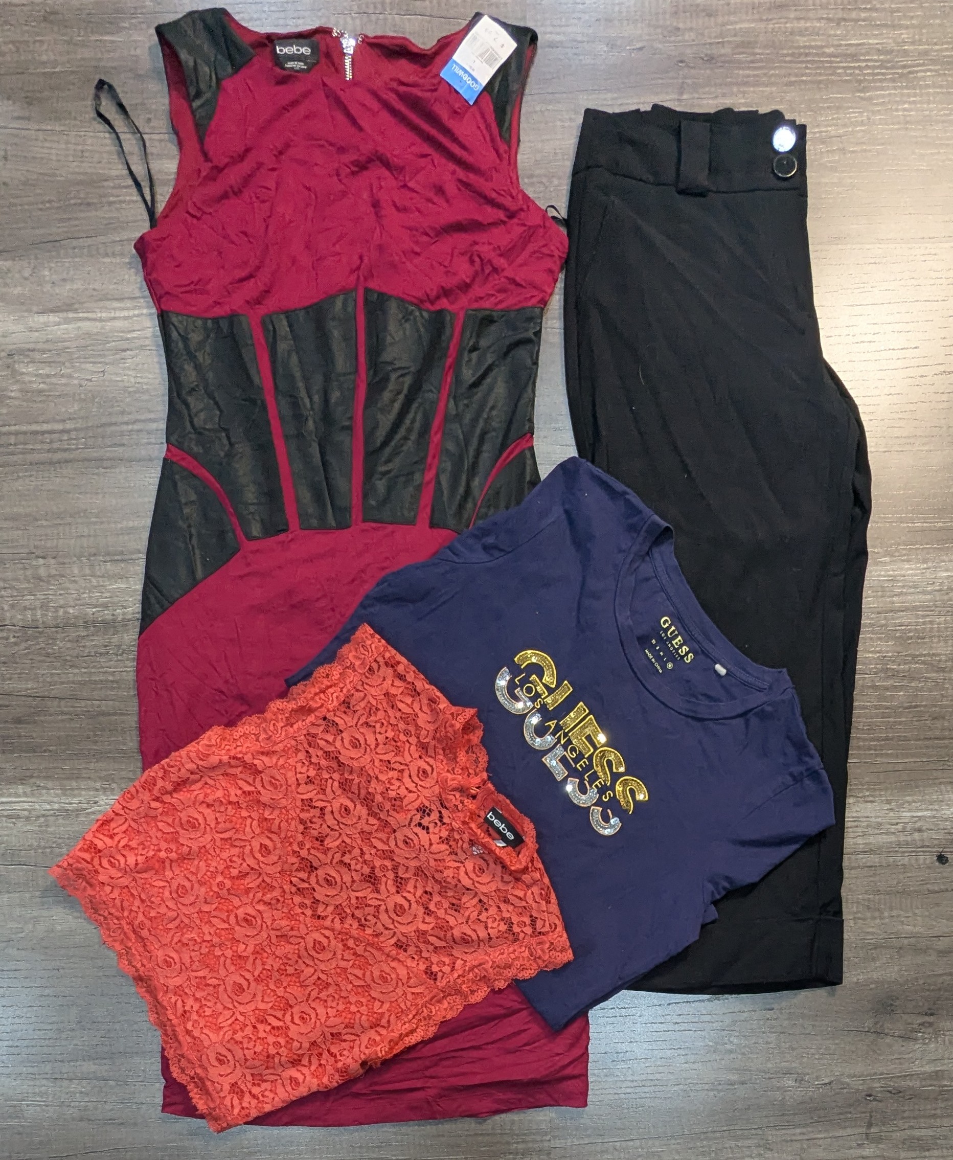 4242 - Guess T-Shirts, Blouse, Dress, Sweatshirt,P..