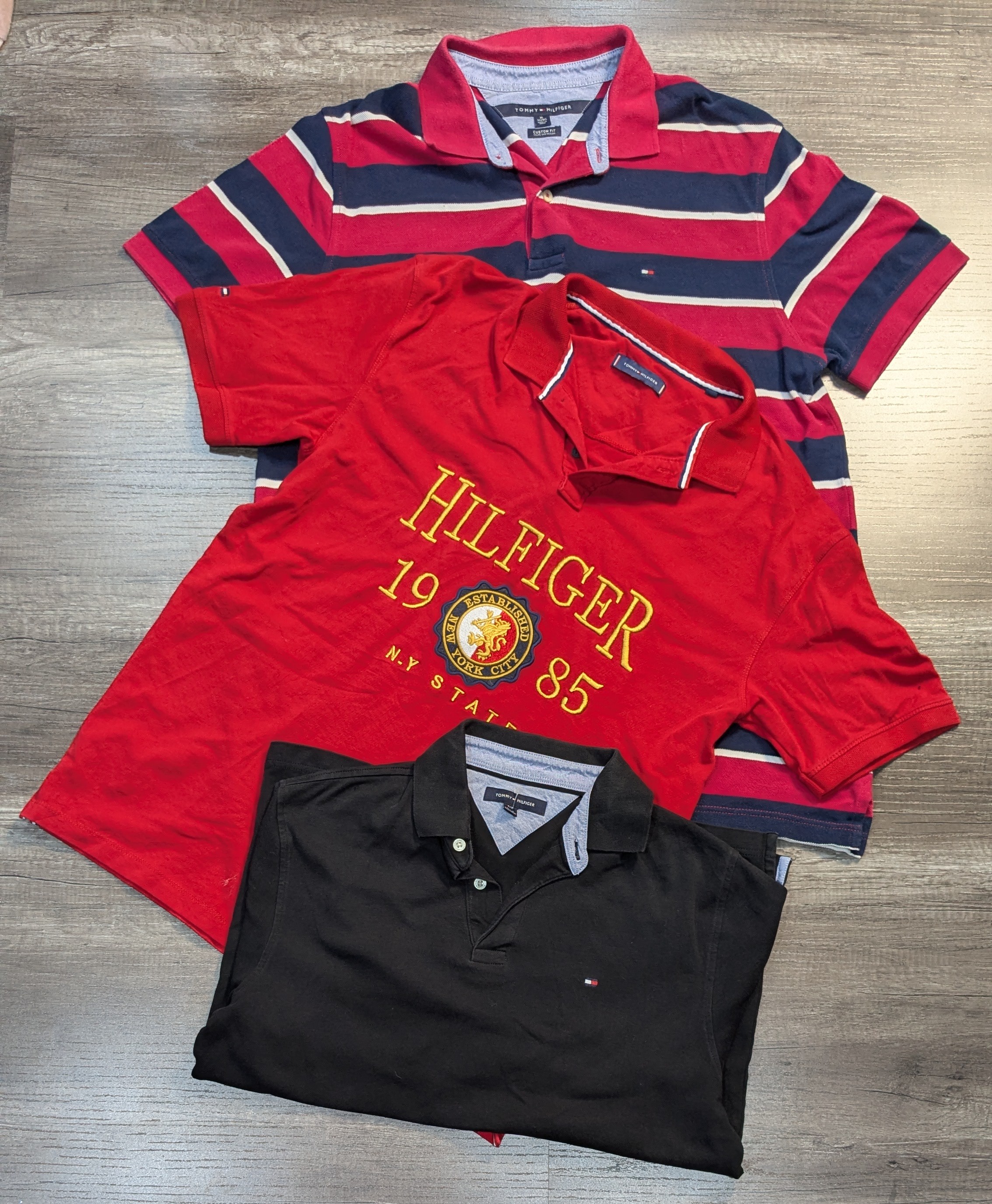 4244 - Tommy Hilfiger T-shirts à manches courtes e..