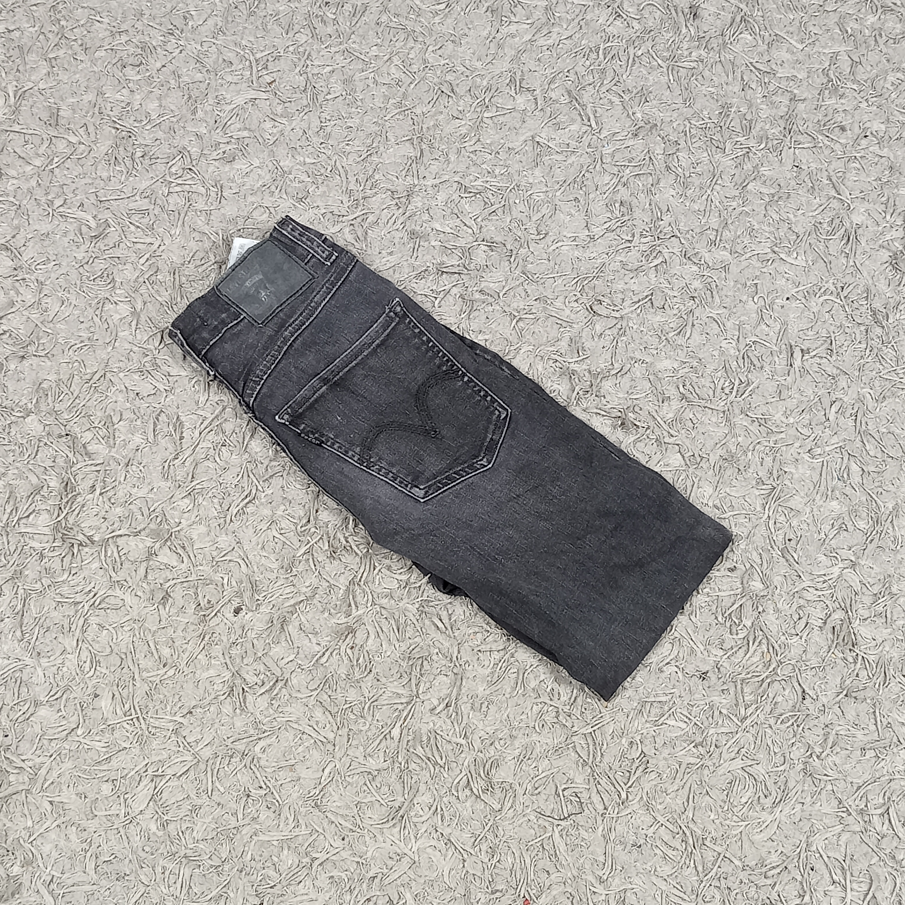 LEVI'S WOMEN'S DENIM JEANS BUNDLE 34