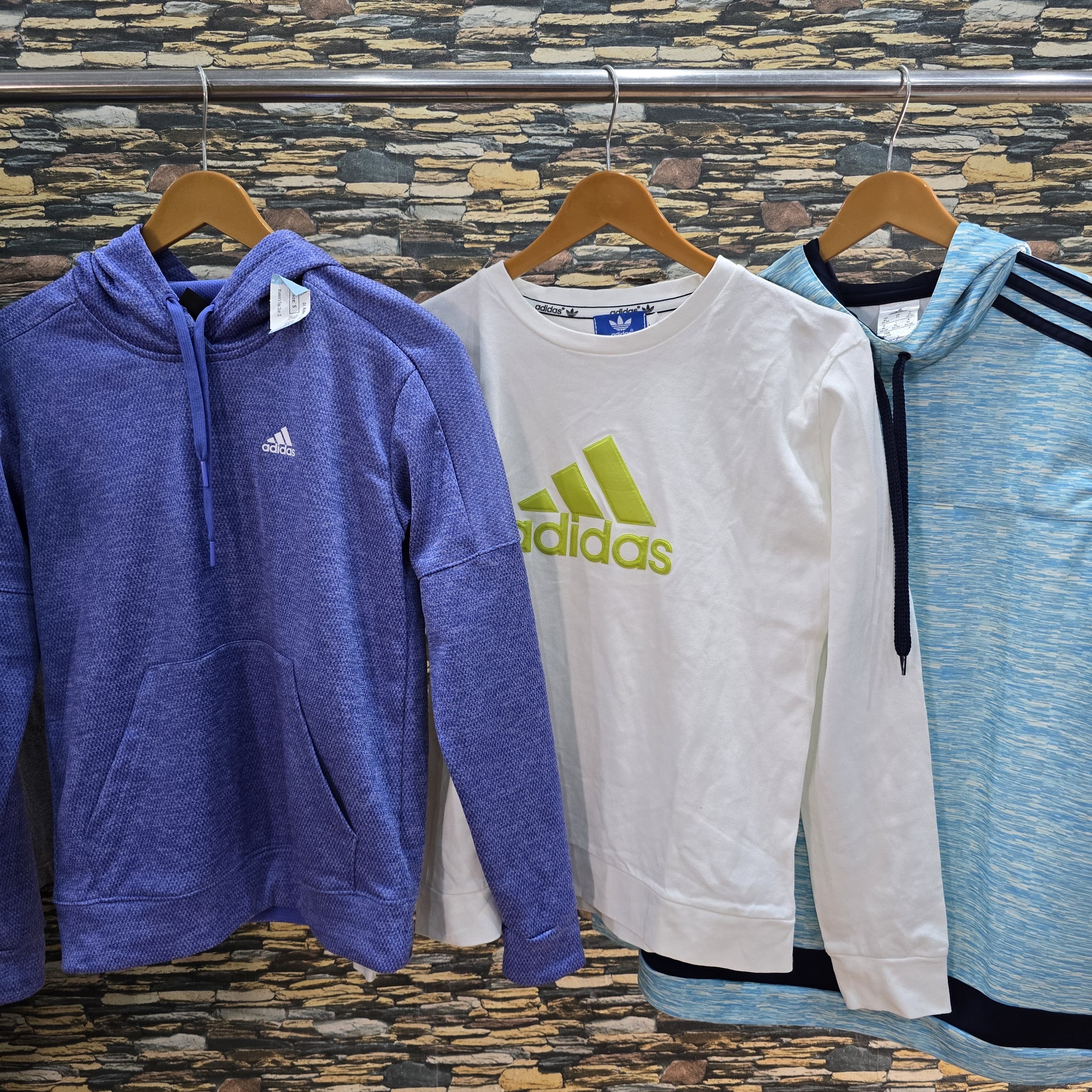 AV-1182 Adidas Sweatshirts & Hoodies