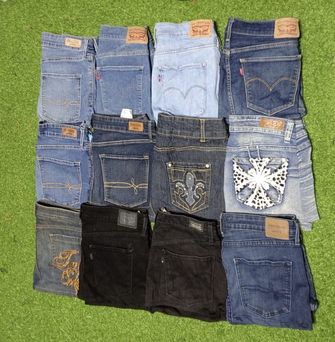 LEVI’S AND OTHER MIX BRANDS MINI SKIRTS (C 58)