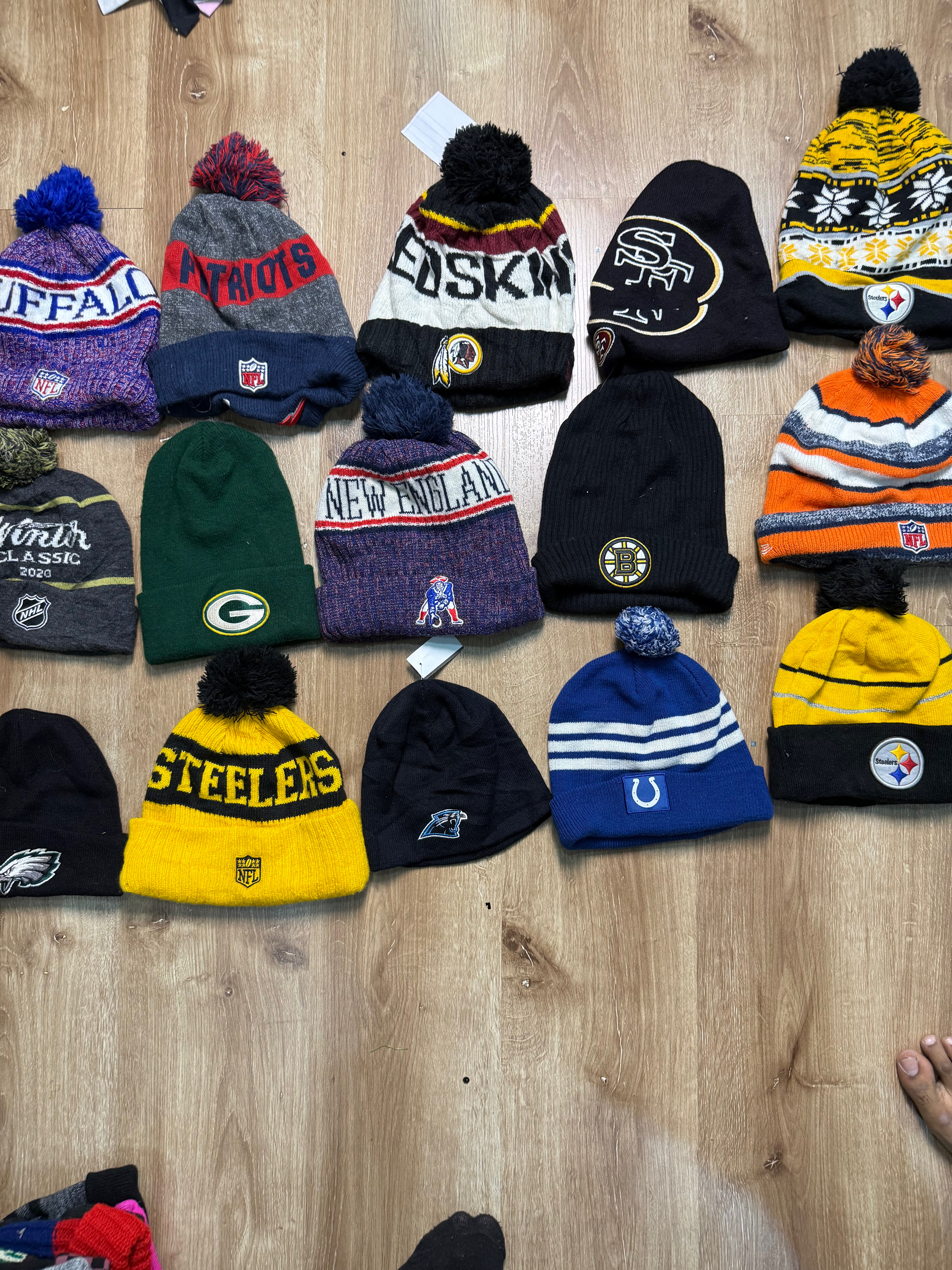 AVG-0334 NFL/NHL Beanies Caps