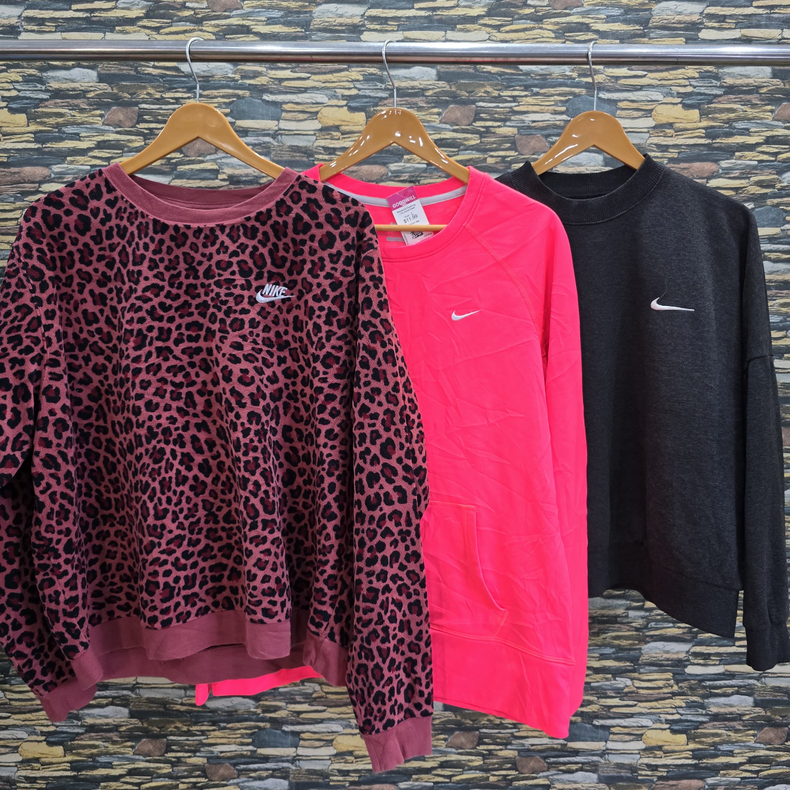 AV-1193 Nike Sweatshirts & Hoodies