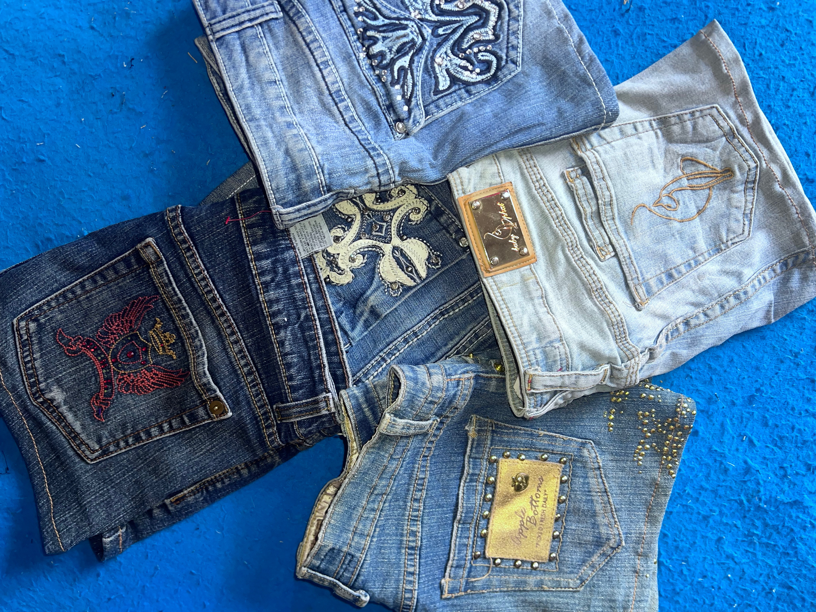 Apple bottoms & other brands mini skirts /0114