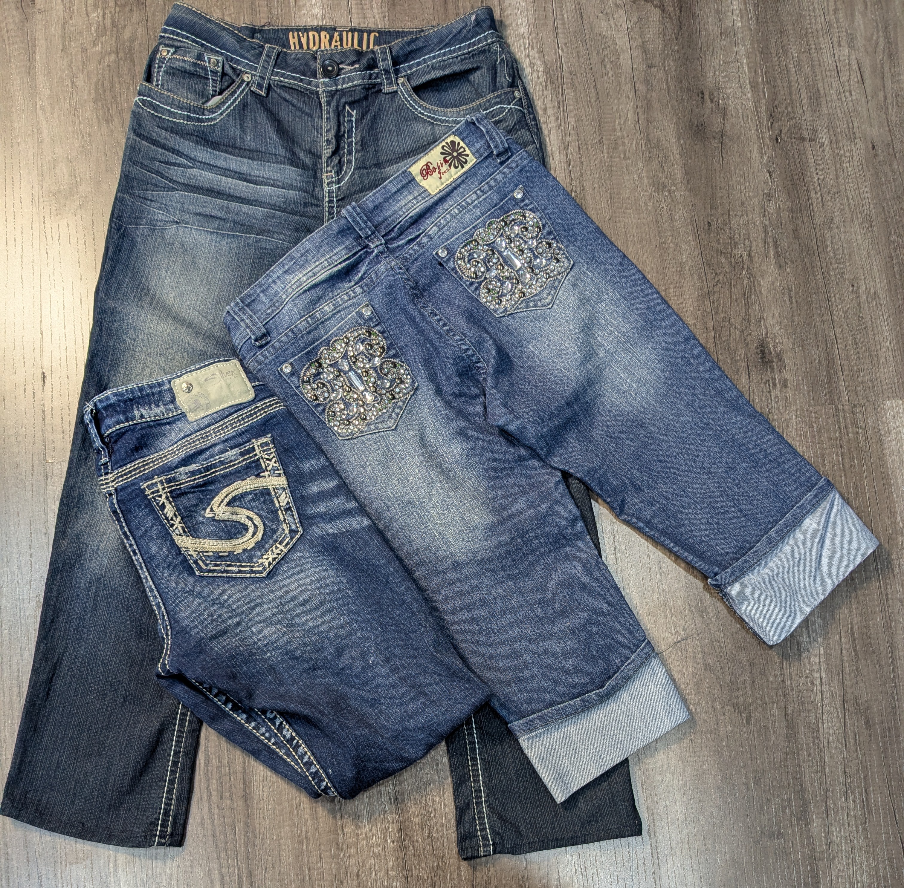 4389 - Embroidery style Jeans