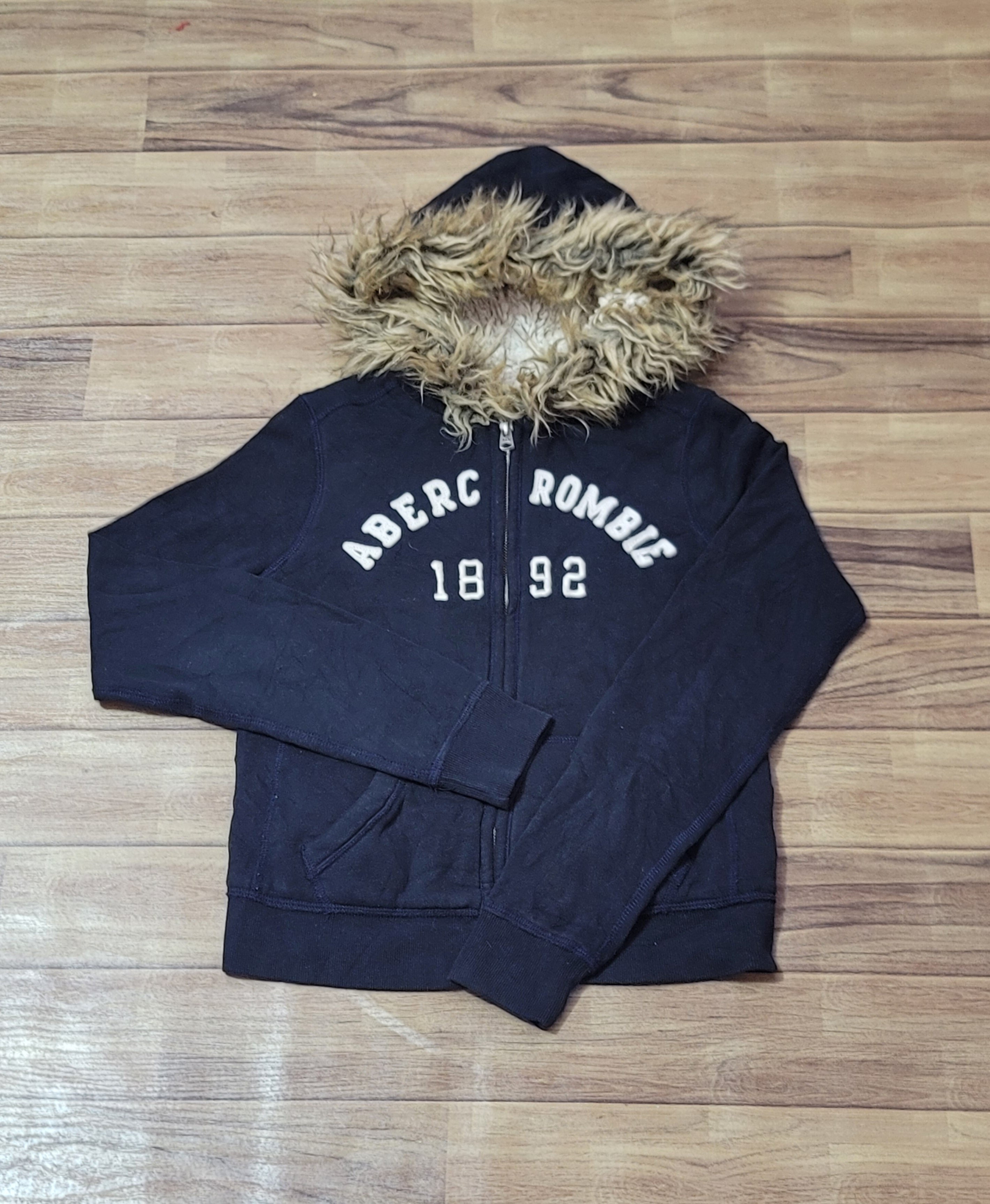 Abercrombie & Fitch E Hollister Moletons.