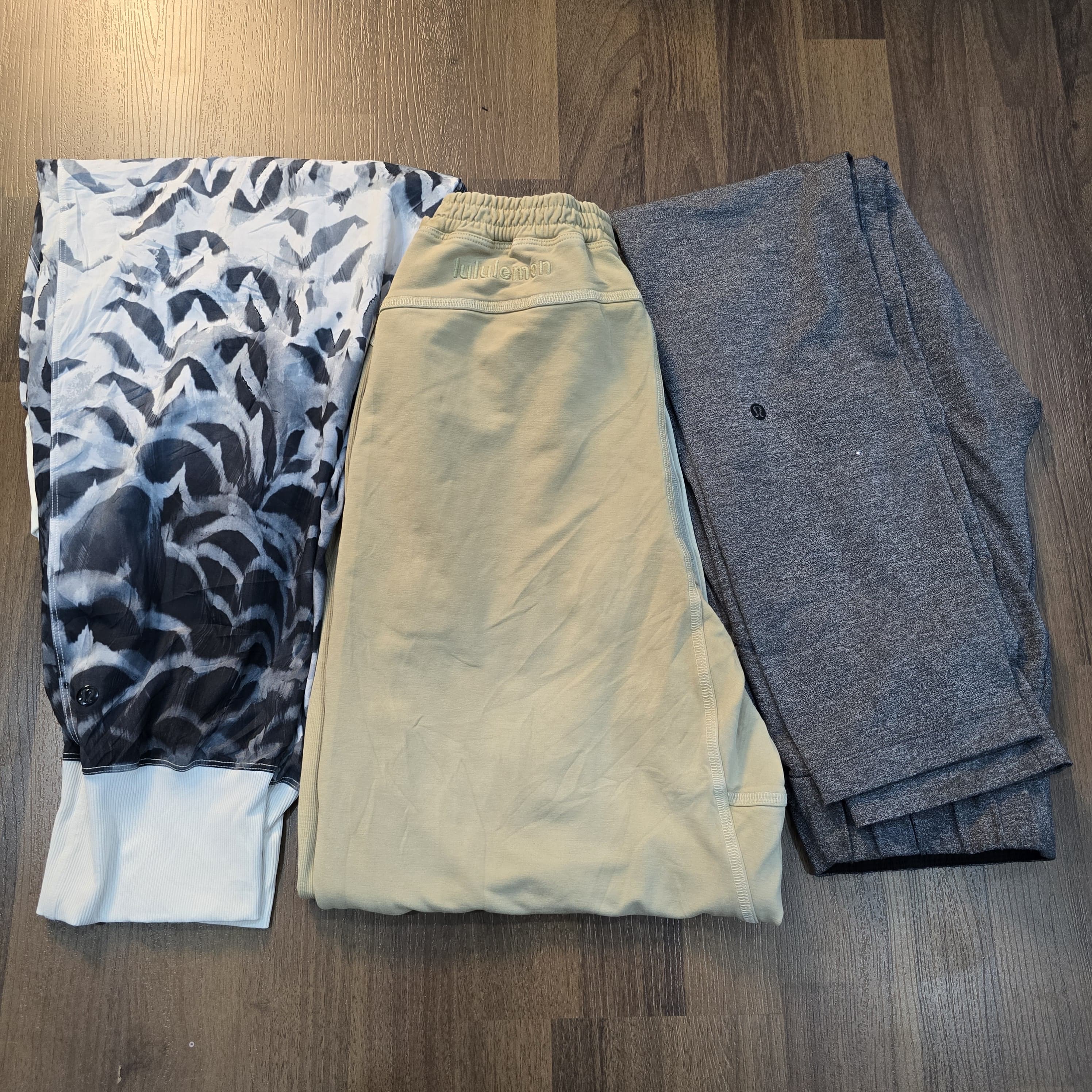 AV-1226 Lululemon Trousers