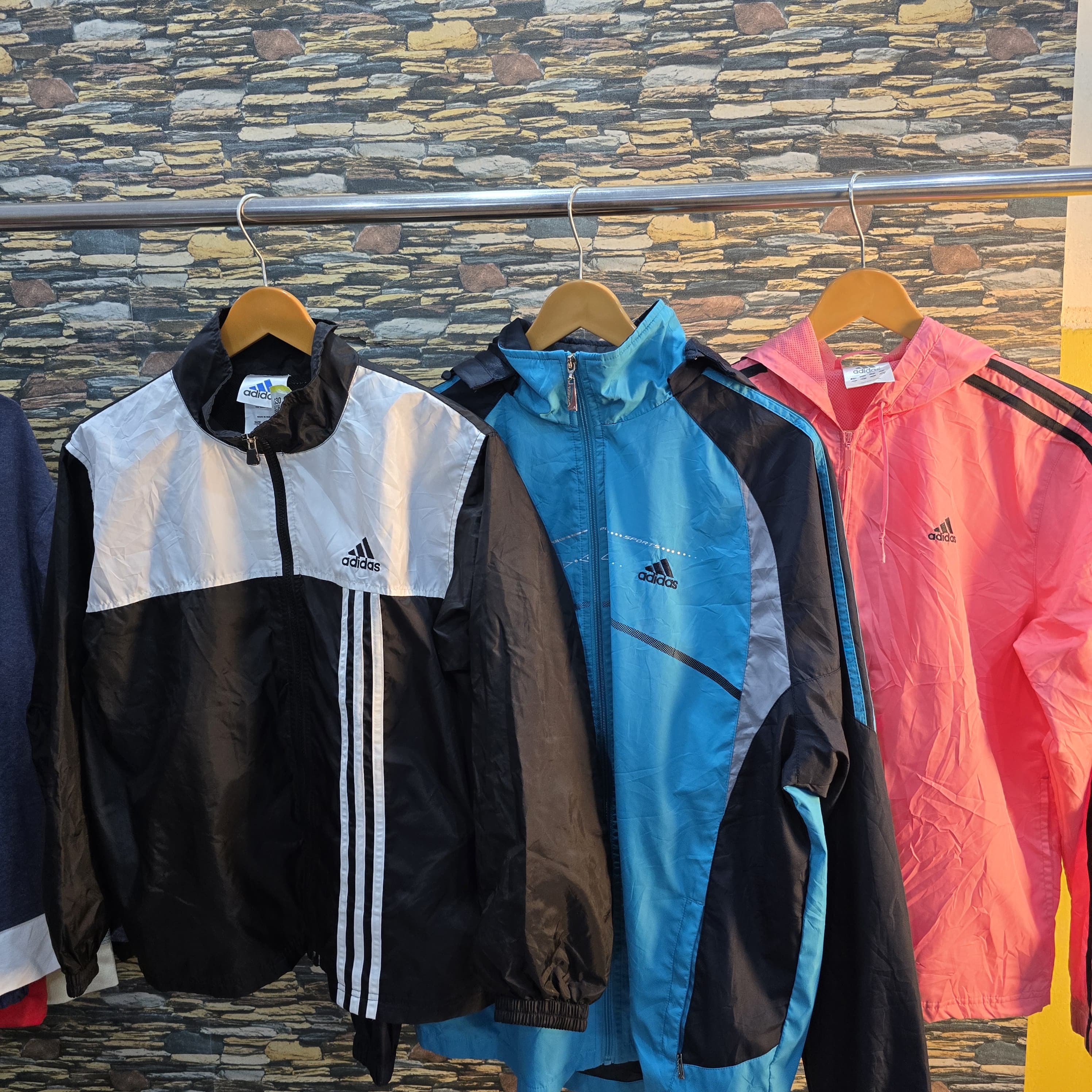 AV-1233 Adidas Windbreakers