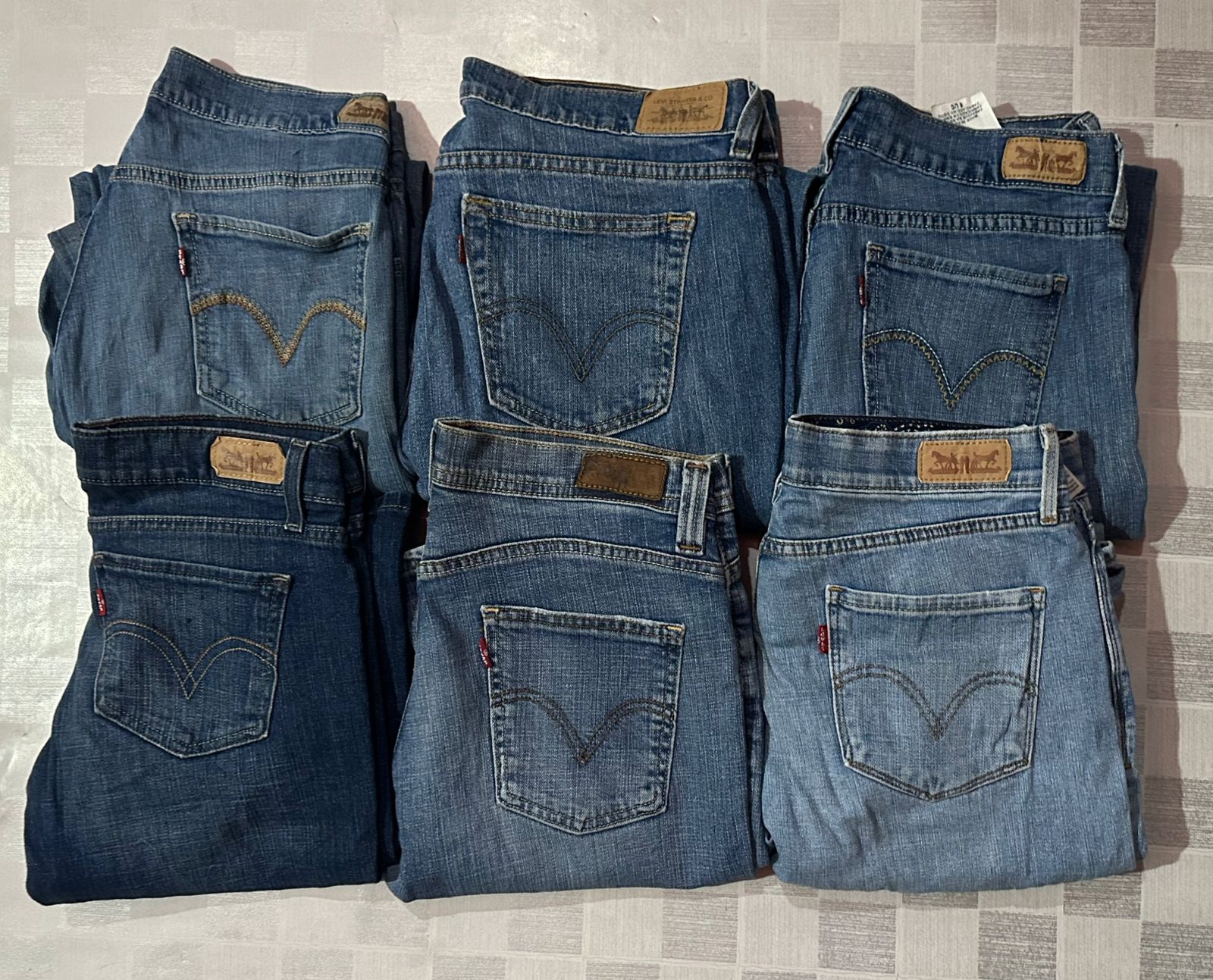 LEVI'S JEANS (MD1415)