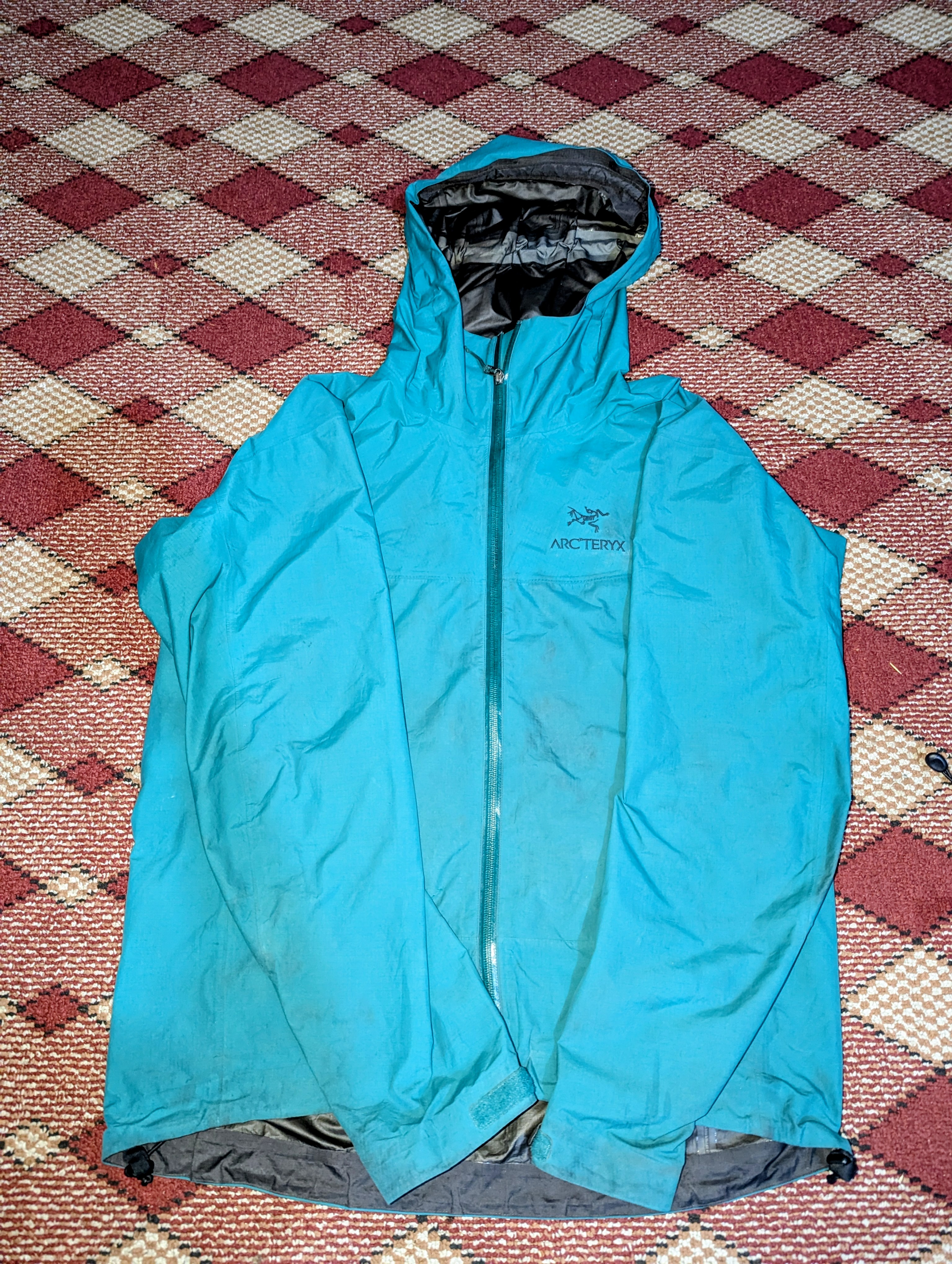 ArcTeryx：ヴィンテージ衣料 - オンライン卸売｜Join Fleek