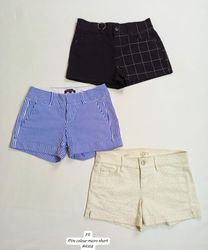 Mixfarbige Mikro-Shorts