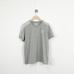 Adidas Tshirts vintage