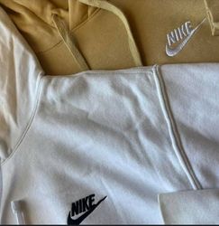 Nike Sweatshirts/Hoodies