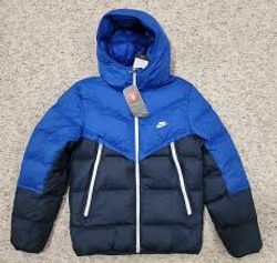 Nike Puffer-Jacke 10 Stück