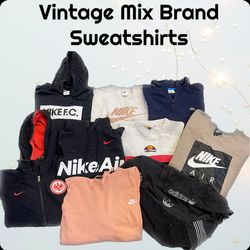 Vintage Marken-Sweatshirts mit gestickten Logos ei..