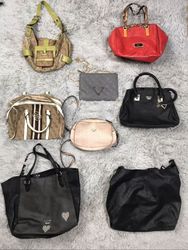 Des sacs de marque Guess